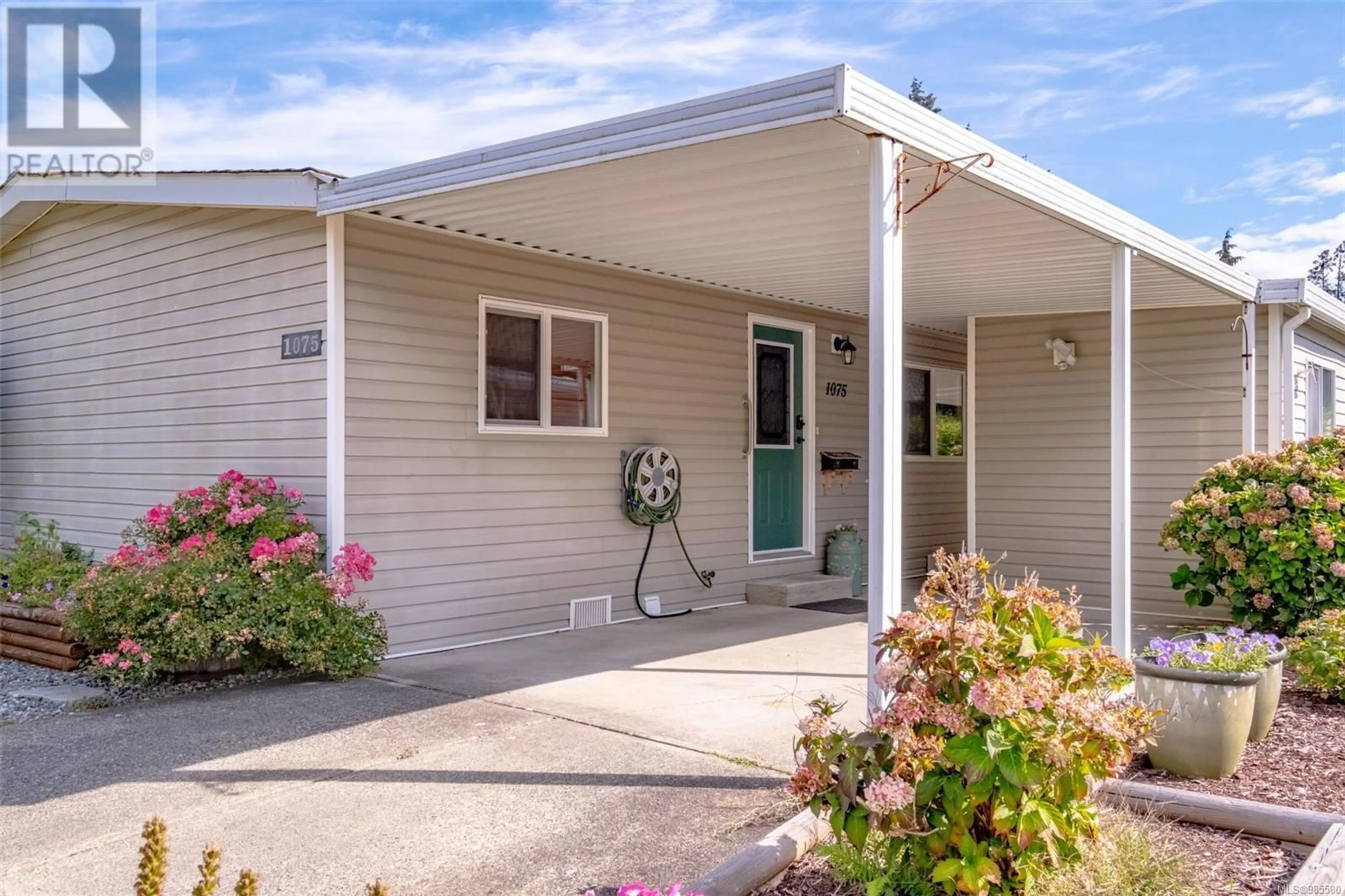 Home with vinyl exterior material, street for 106 1075 Collier Cres, Nanaimo British Columbia V9R6K6