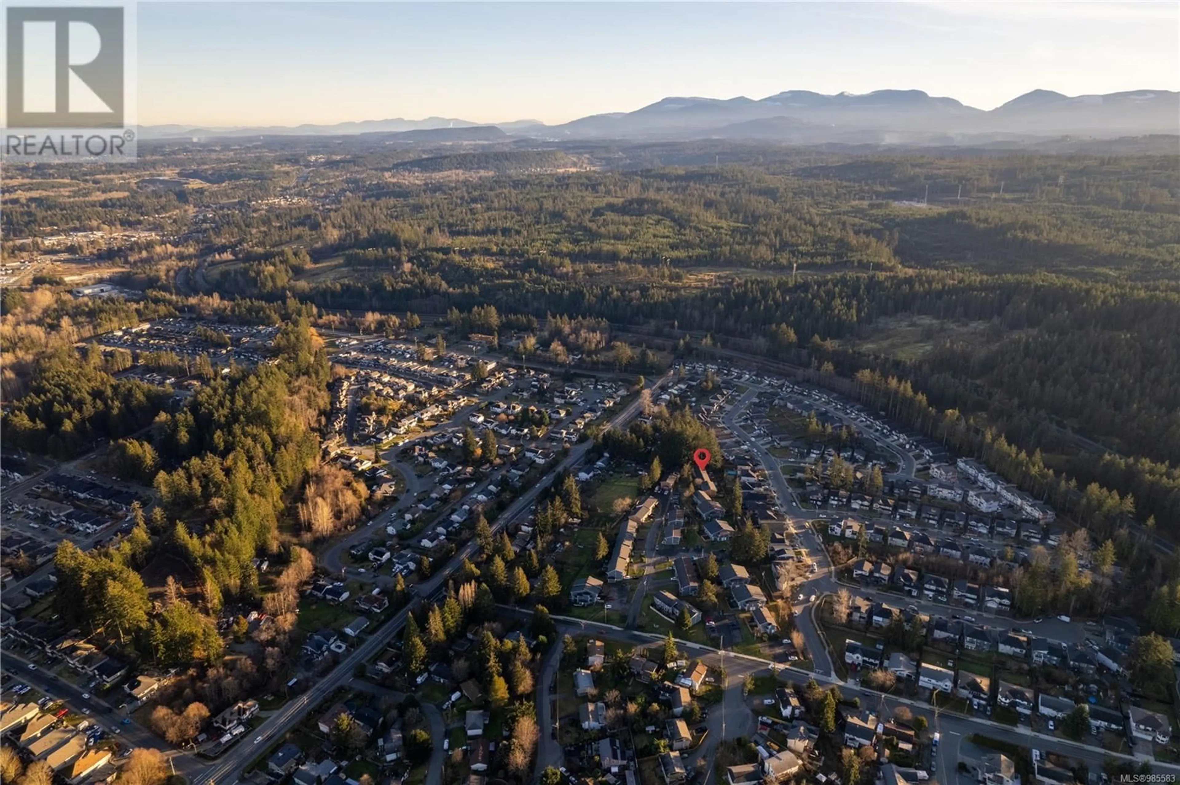 A pic from outside/outdoor area/front of a property/back of a property/a pic from drone, mountain view for 53 507 9th St, Nanaimo British Columbia V9R1A8