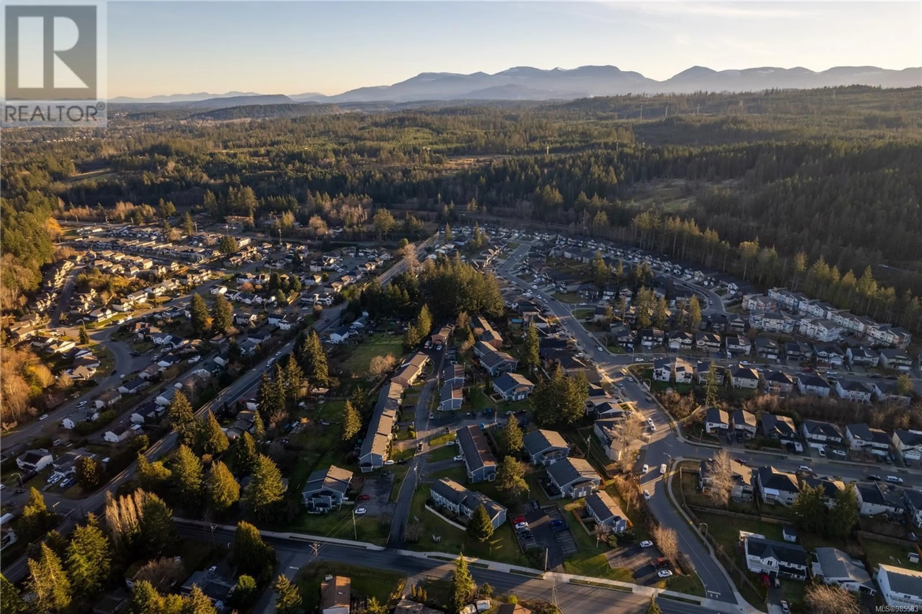 A pic from outside/outdoor area/front of a property/back of a property/a pic from drone, mountain view for 53 507 9th St, Nanaimo British Columbia V9R1A8