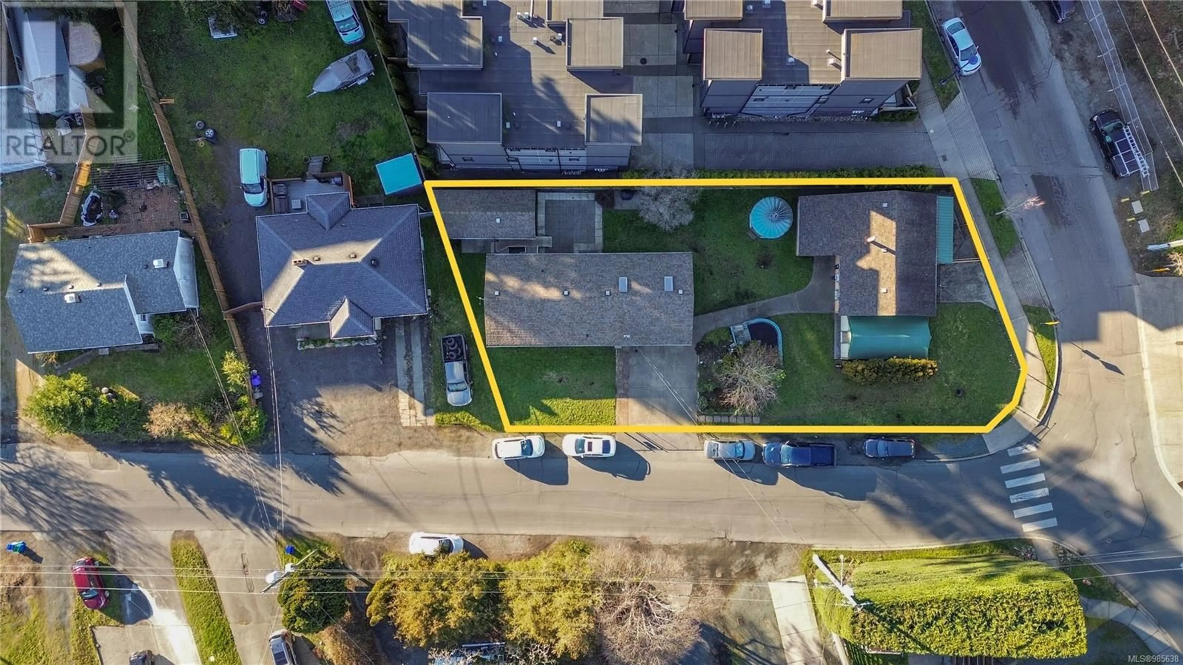 A pic from outside/outdoor area/front of a property/back of a property/a pic from drone, street for 2720 Winster Rd, Langford British Columbia V9B3P3