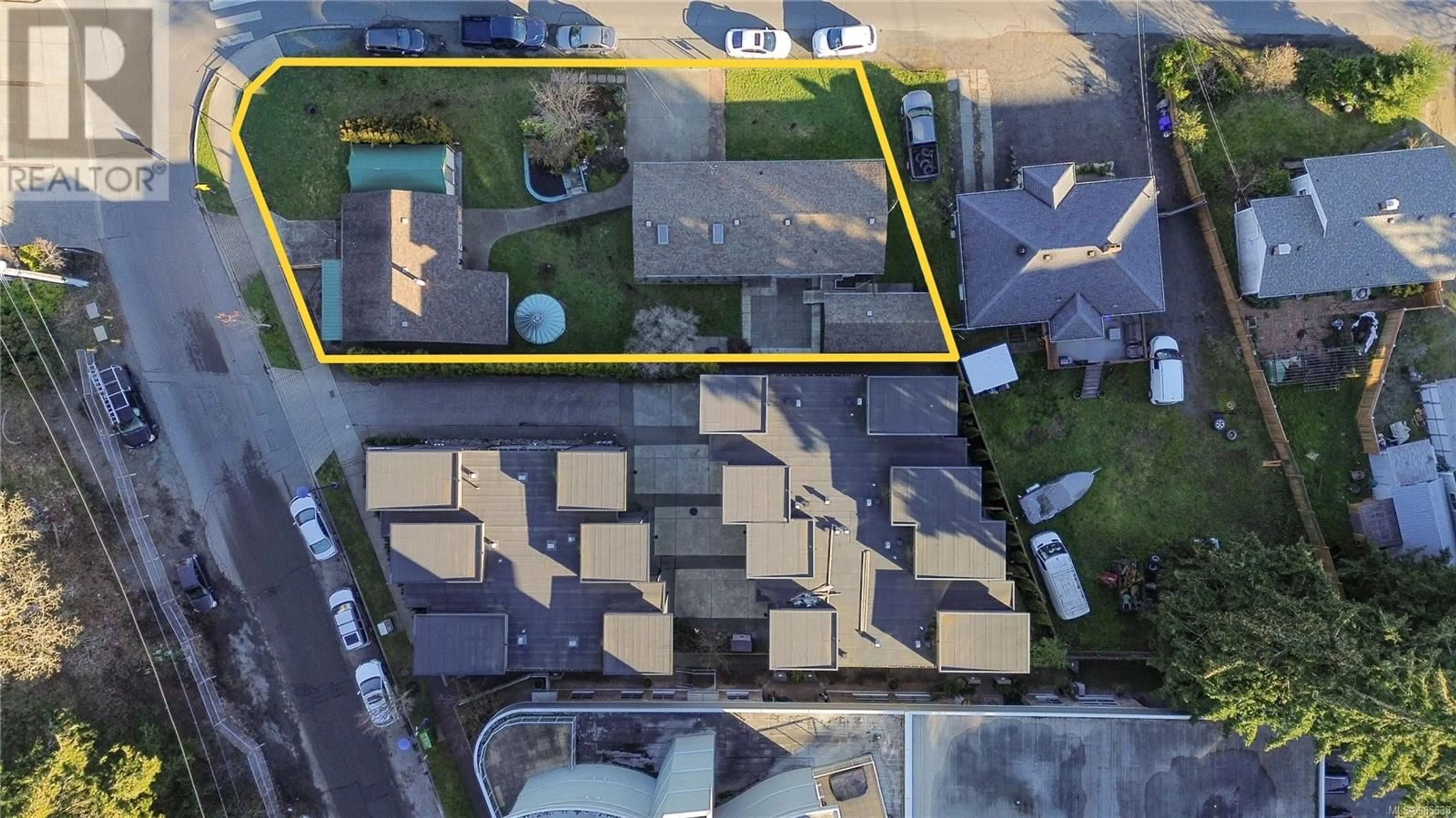 A pic from outside/outdoor area/front of a property/back of a property/a pic from drone, street for 2720 Winster Rd, Langford British Columbia V9B3P3