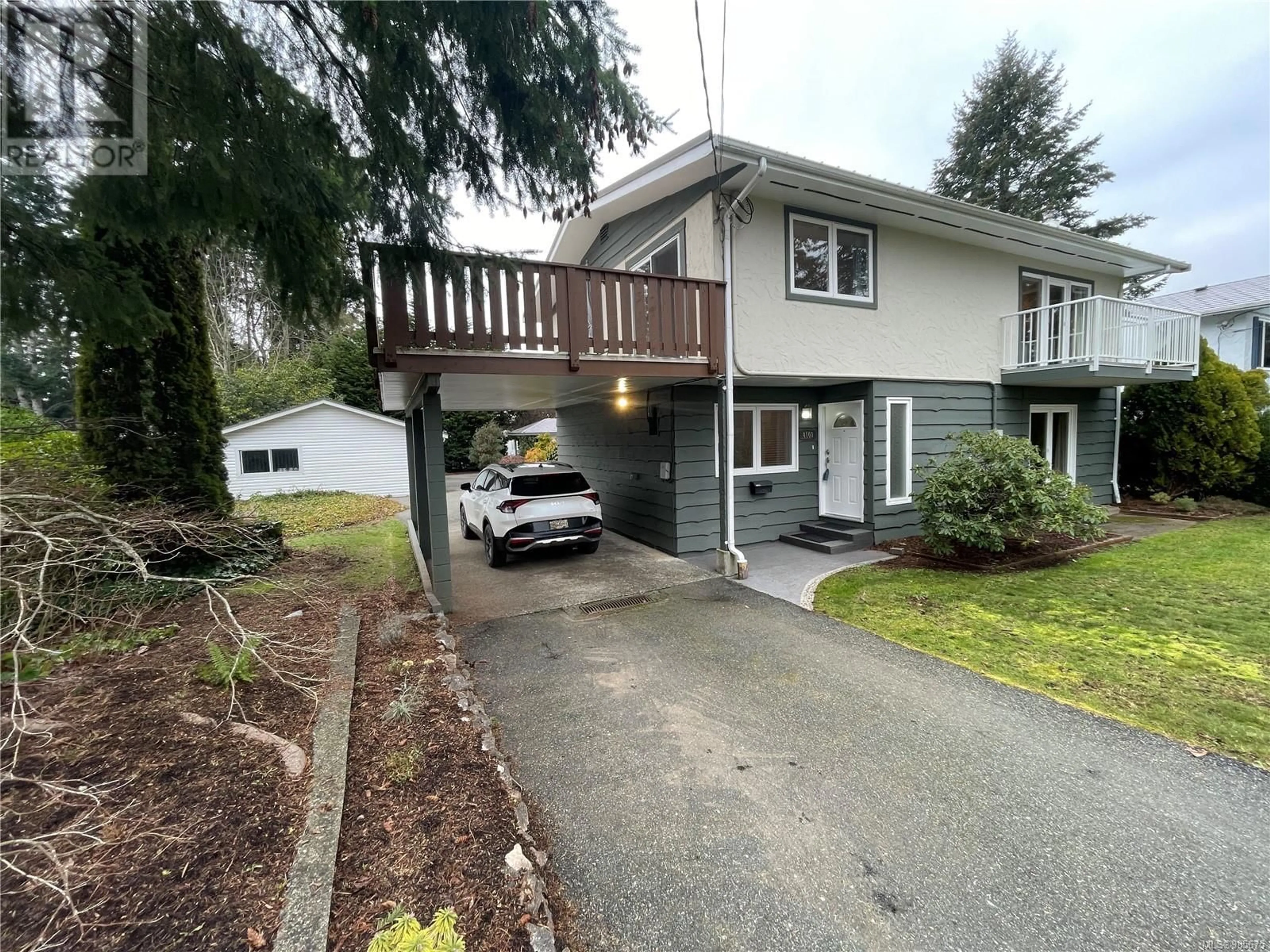 A pic from outside/outdoor area/front of a property/back of a property/a pic from drone, street for 4101 Gartley Point Rd, Courtenay British Columbia V9N9T2