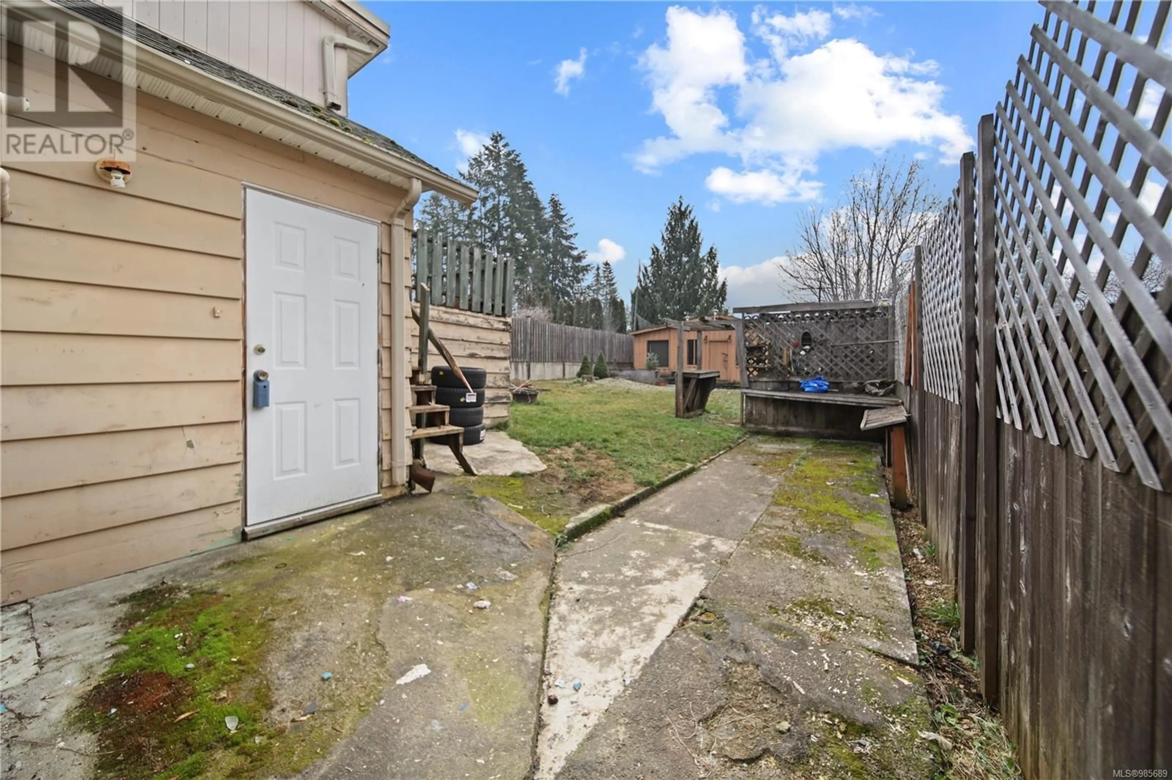 Patio, street for 2886 Alberni Hwy, Port Alberni British Columbia V9Y8R3