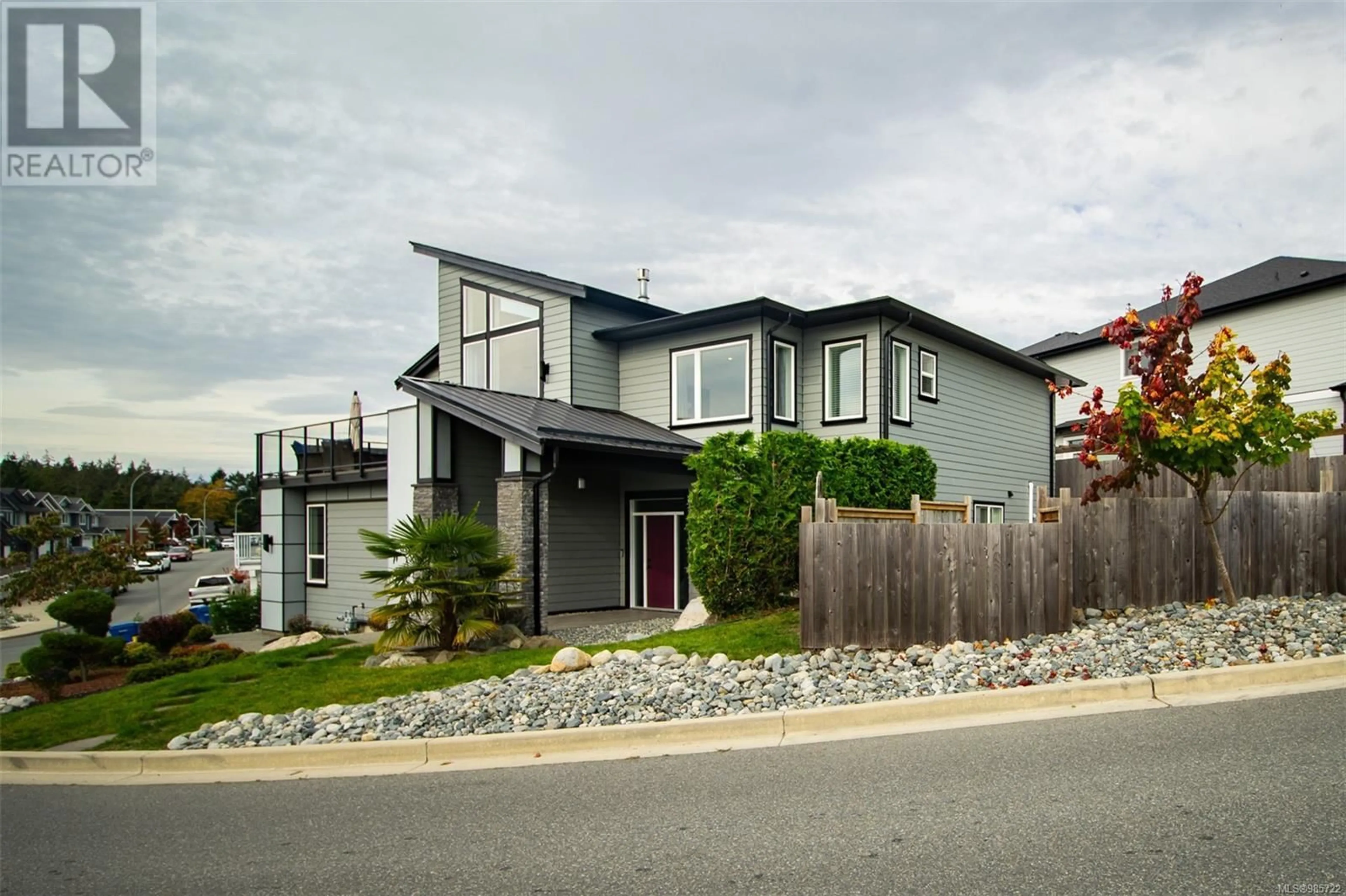 Home with vinyl exterior material, street for 135 Golden Oaks Cres, Nanaimo British Columbia V9T0K8