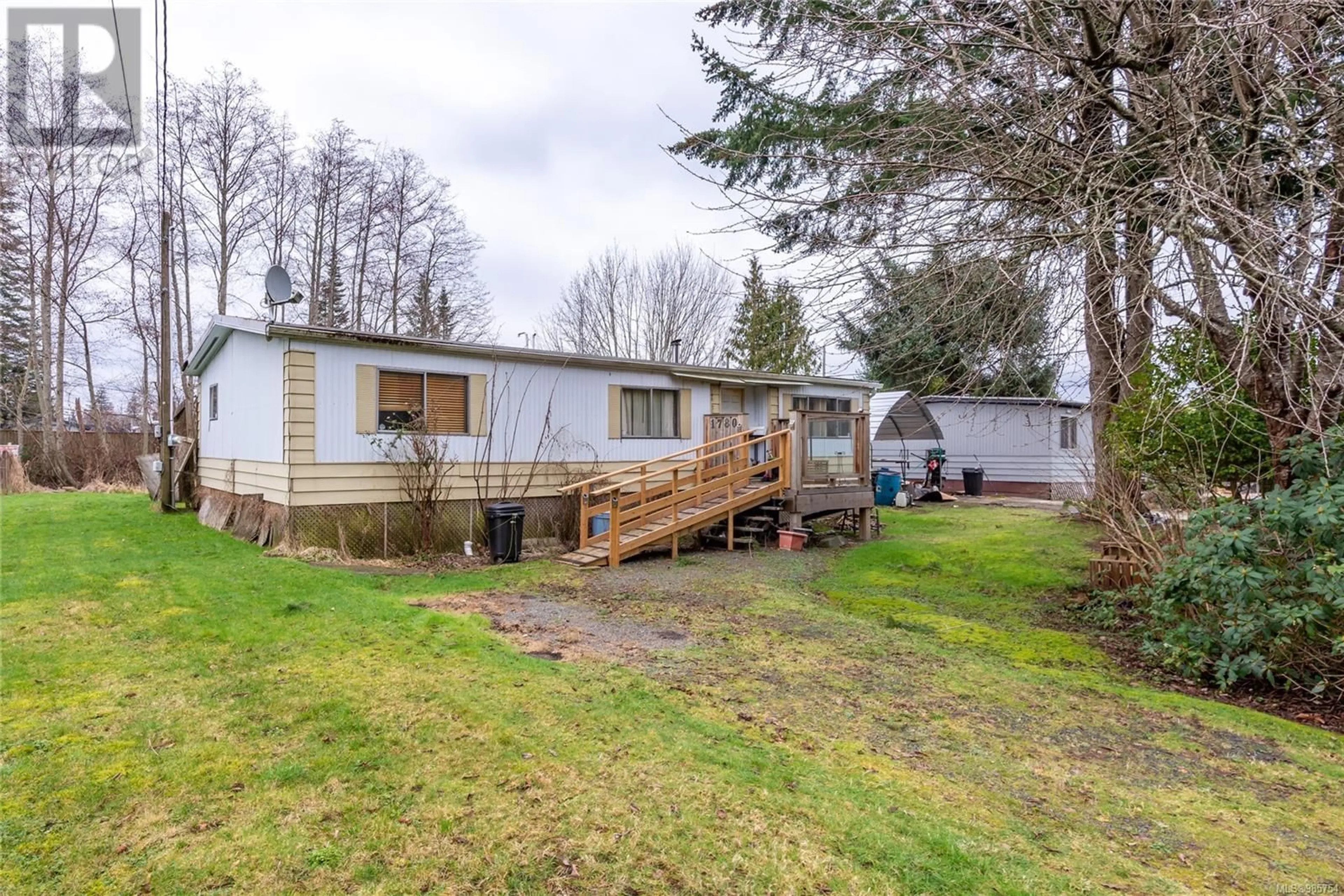 A pic from outside/outdoor area/front of a property/back of a property/a pic from drone, unknown for 1780 McDonald Rd, Campbell River British Columbia V9W5K1