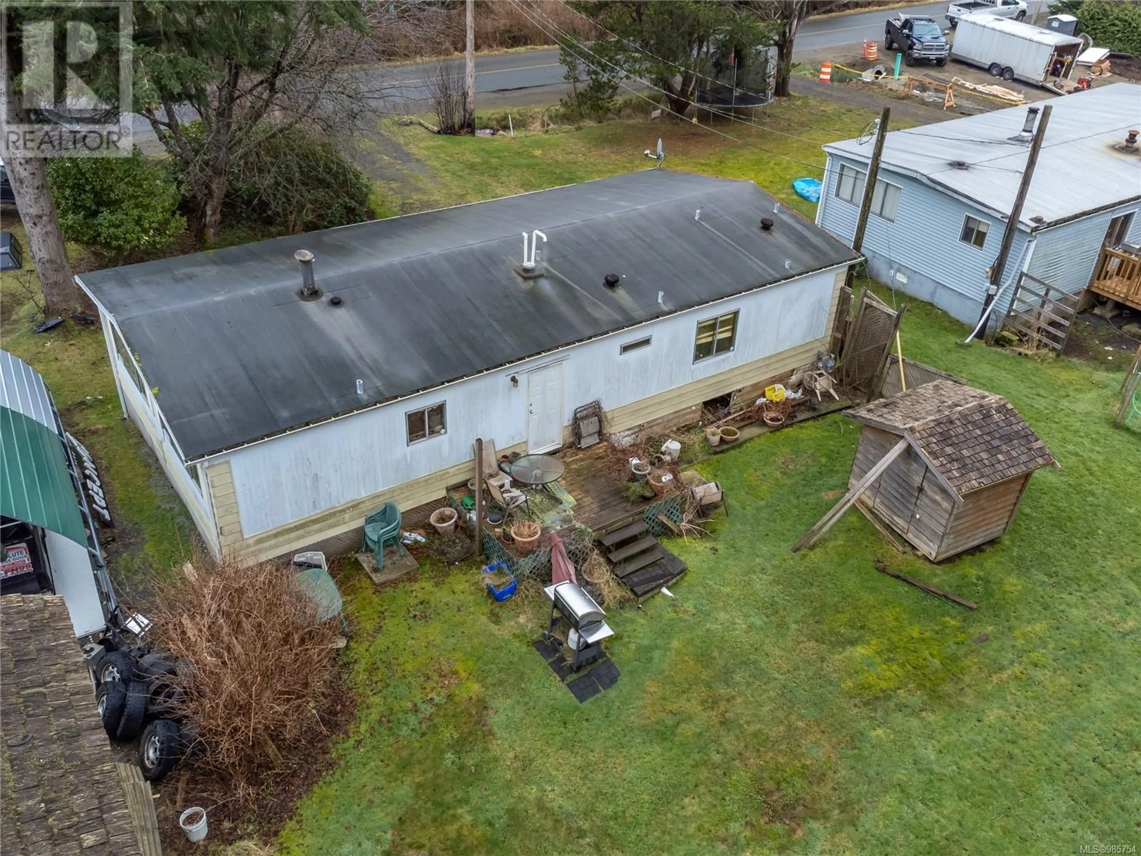 A pic from outside/outdoor area/front of a property/back of a property/a pic from drone, building for 1780 McDonald Rd, Campbell River British Columbia V9W5K1