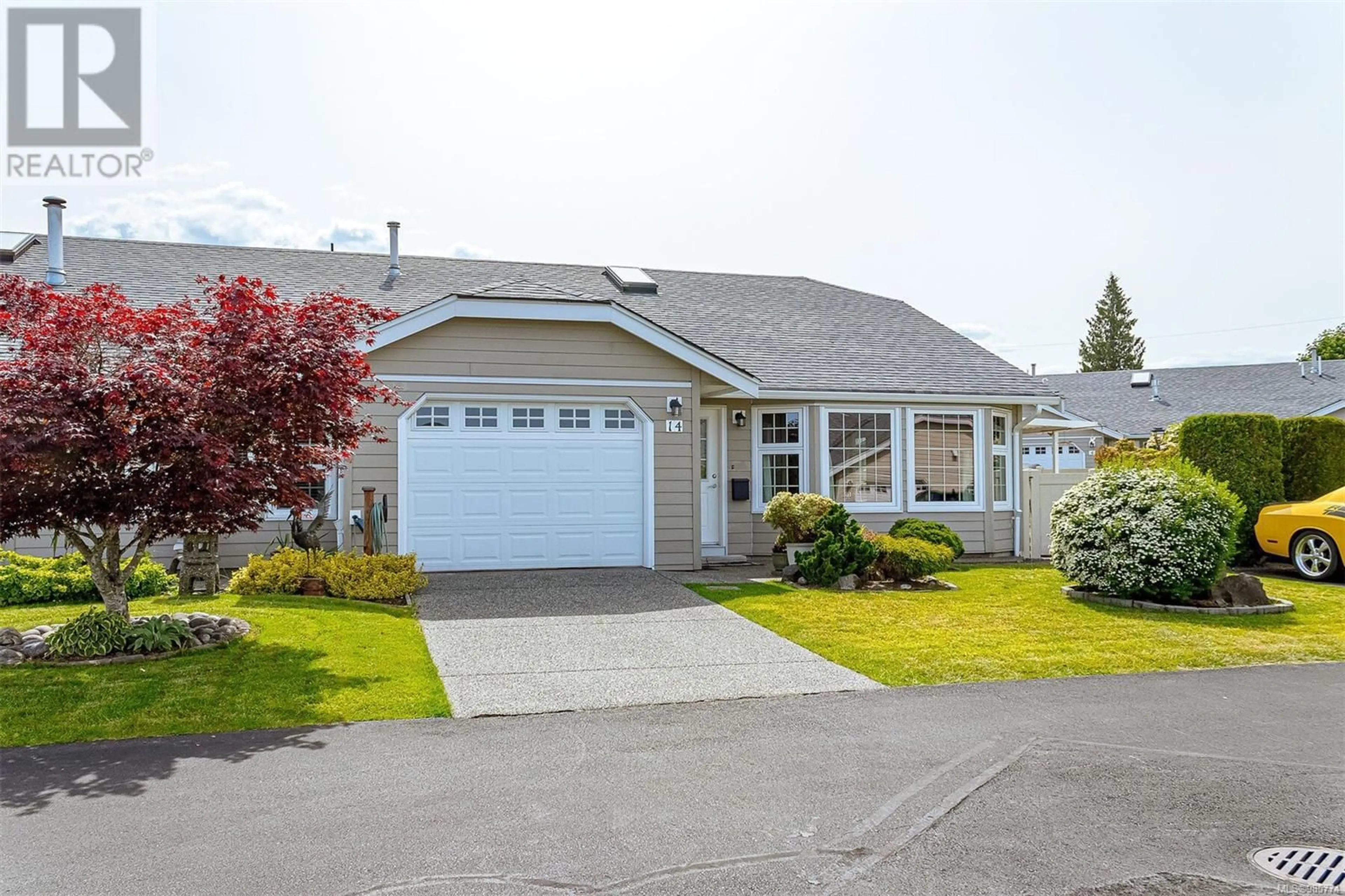 Home with vinyl exterior material, street for 14 815 Dunsmuir Cres, Ladysmith British Columbia V9G1R8