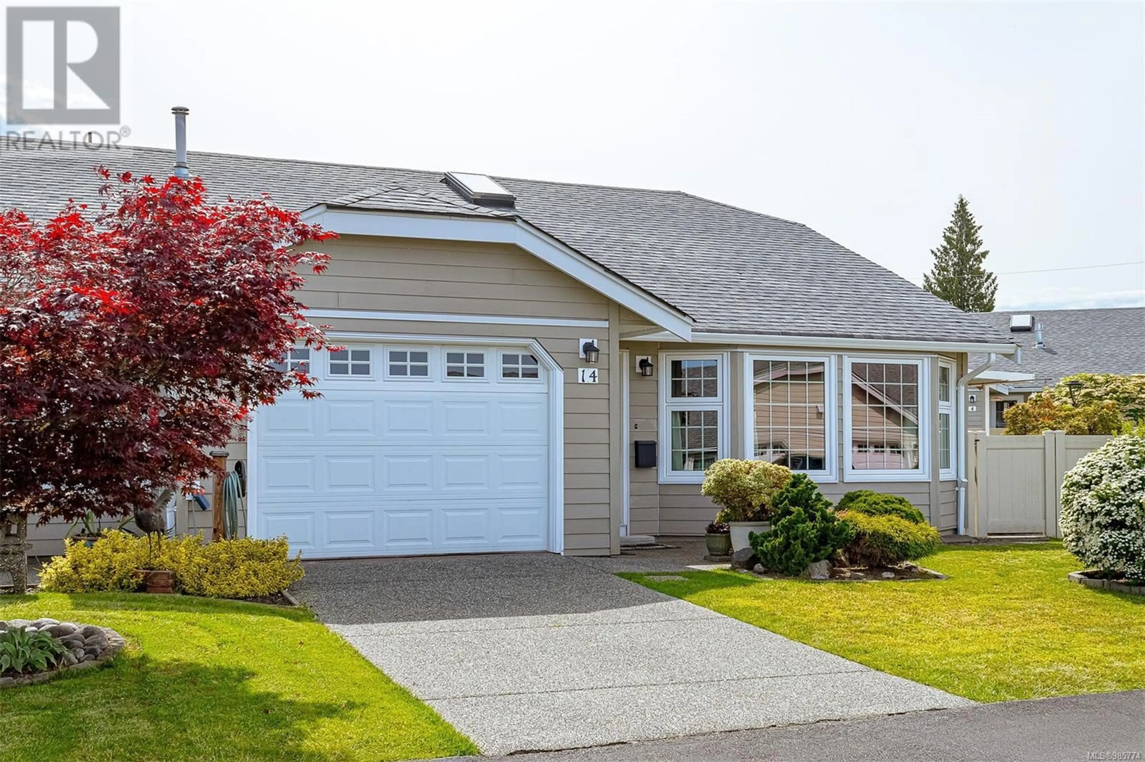 Home with vinyl exterior material, street for 14 815 Dunsmuir Cres, Ladysmith British Columbia V9G1R8