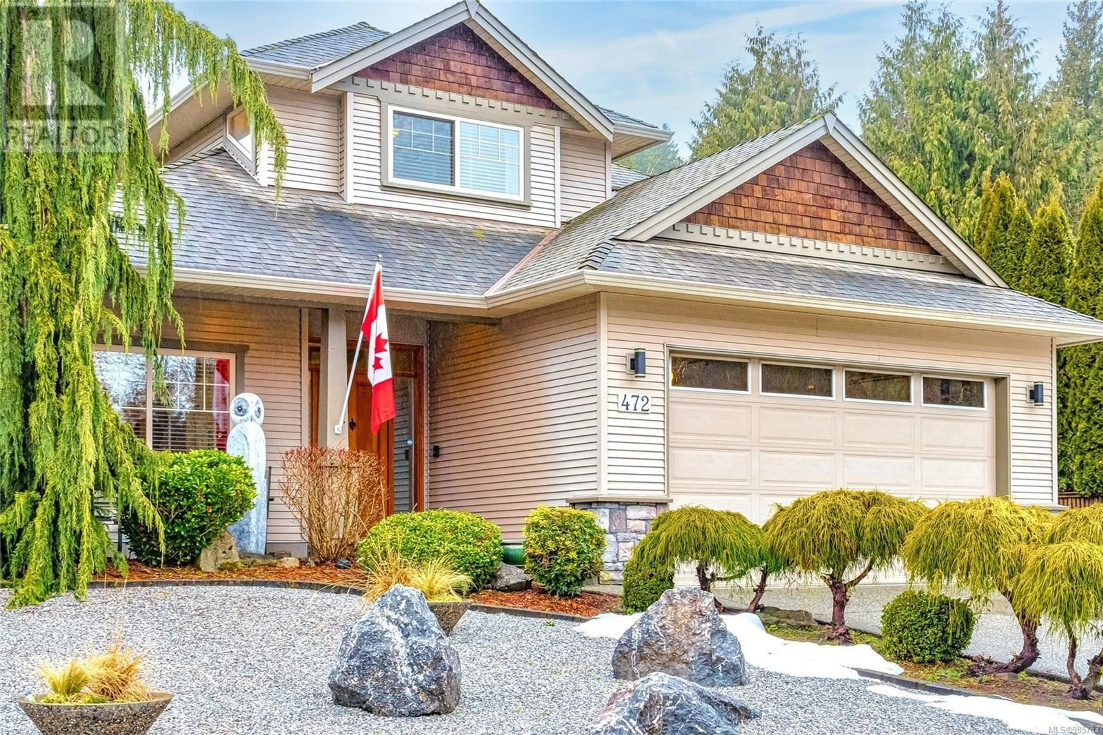 Home with vinyl exterior material, street for 472 Louise Rd, Ladysmith British Columbia V9G1W8