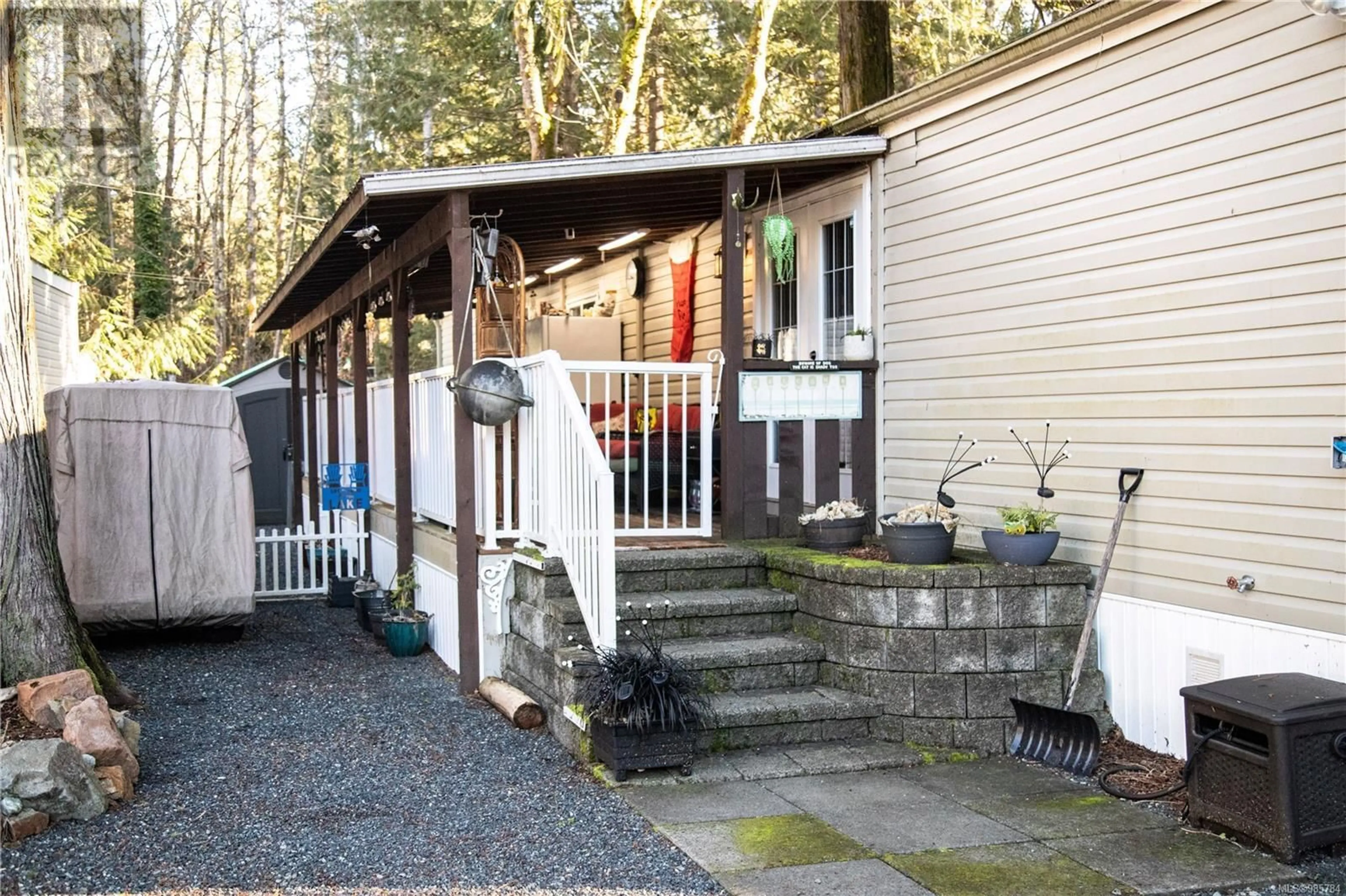 Home with vinyl exterior material, street for 3 10325 Lakeshore Rd, Port Alberni British Columbia V9Y8Z6