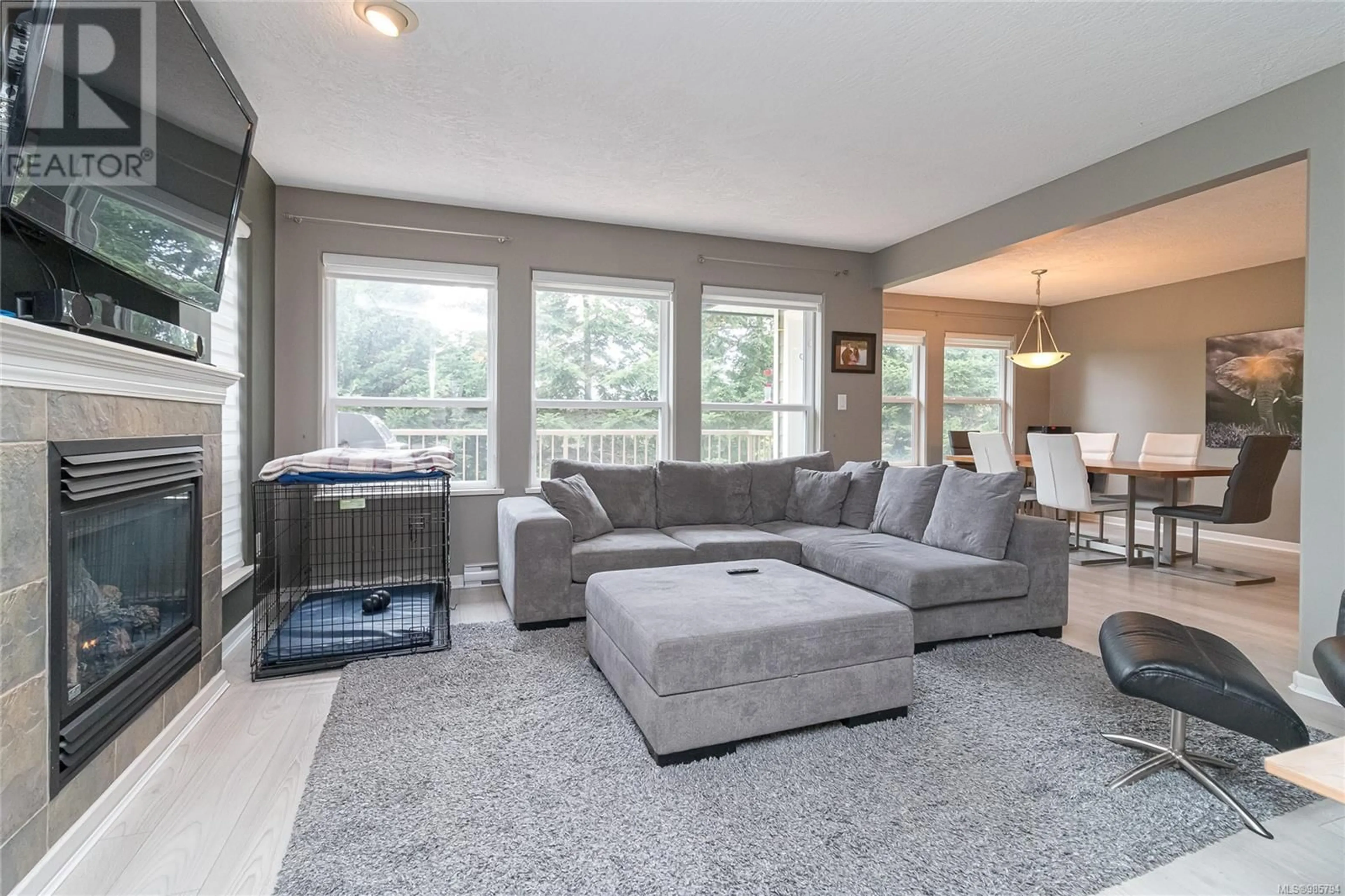 Living room with furniture, unknown for 15 - 95 TALCOTT ROAD, View Royal British Columbia V9B5T6