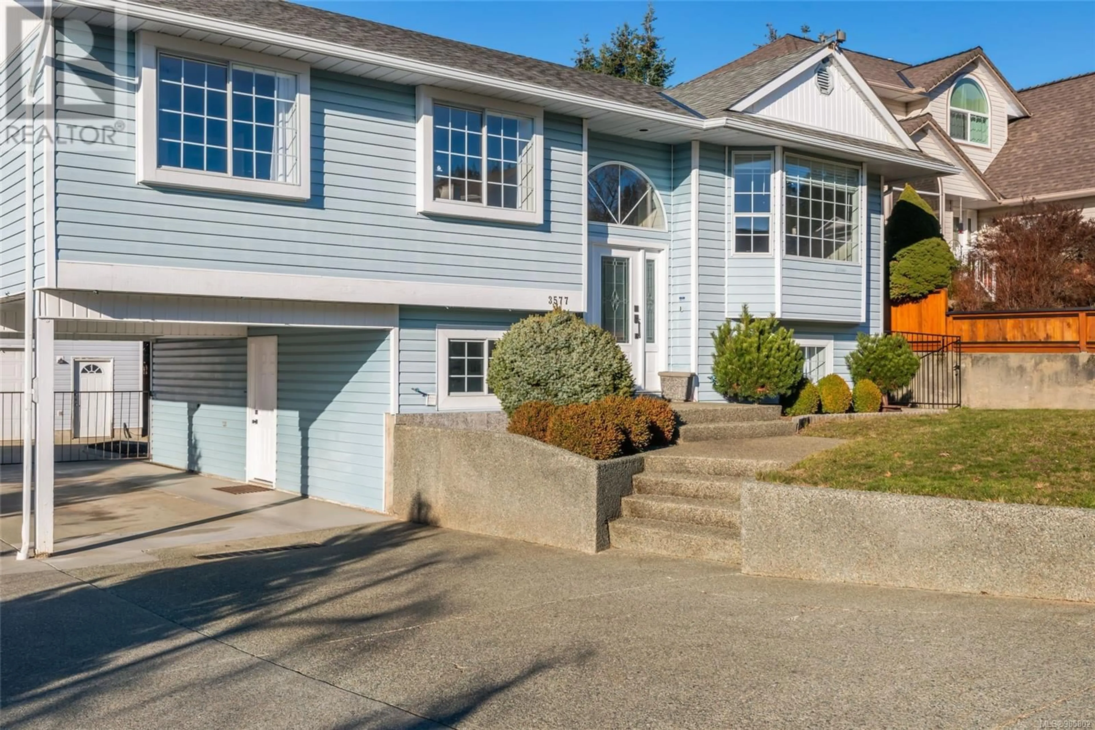 Home with vinyl exterior material, street for 3577 Huff Dr, Port Alberni British Columbia V9Y8B3