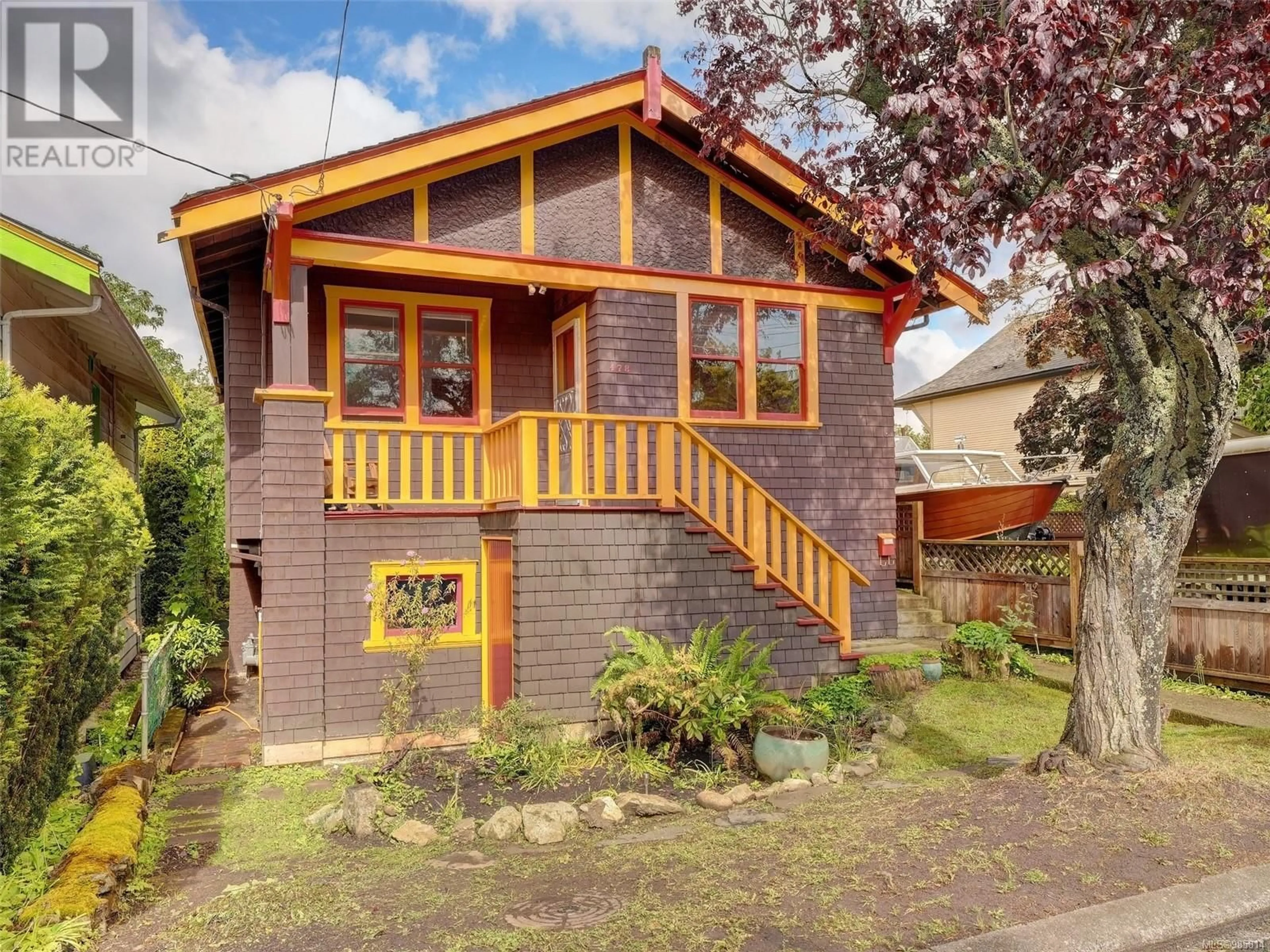 Home with vinyl exterior material, street for 478 Constance Ave, Esquimalt British Columbia V9A6N3