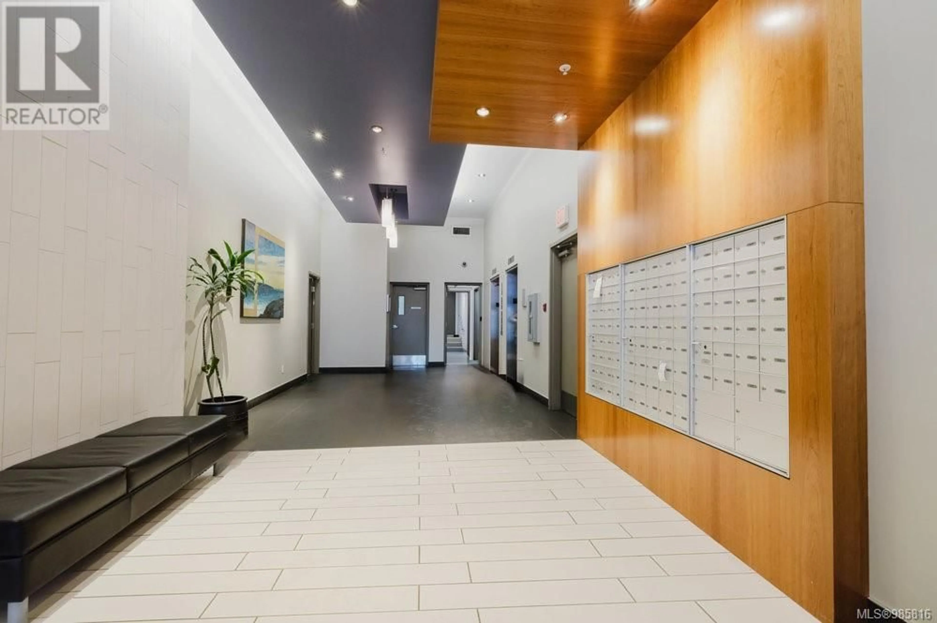 Indoor foyer for 802 760 Johnson St, Victoria British Columbia V8W1N1