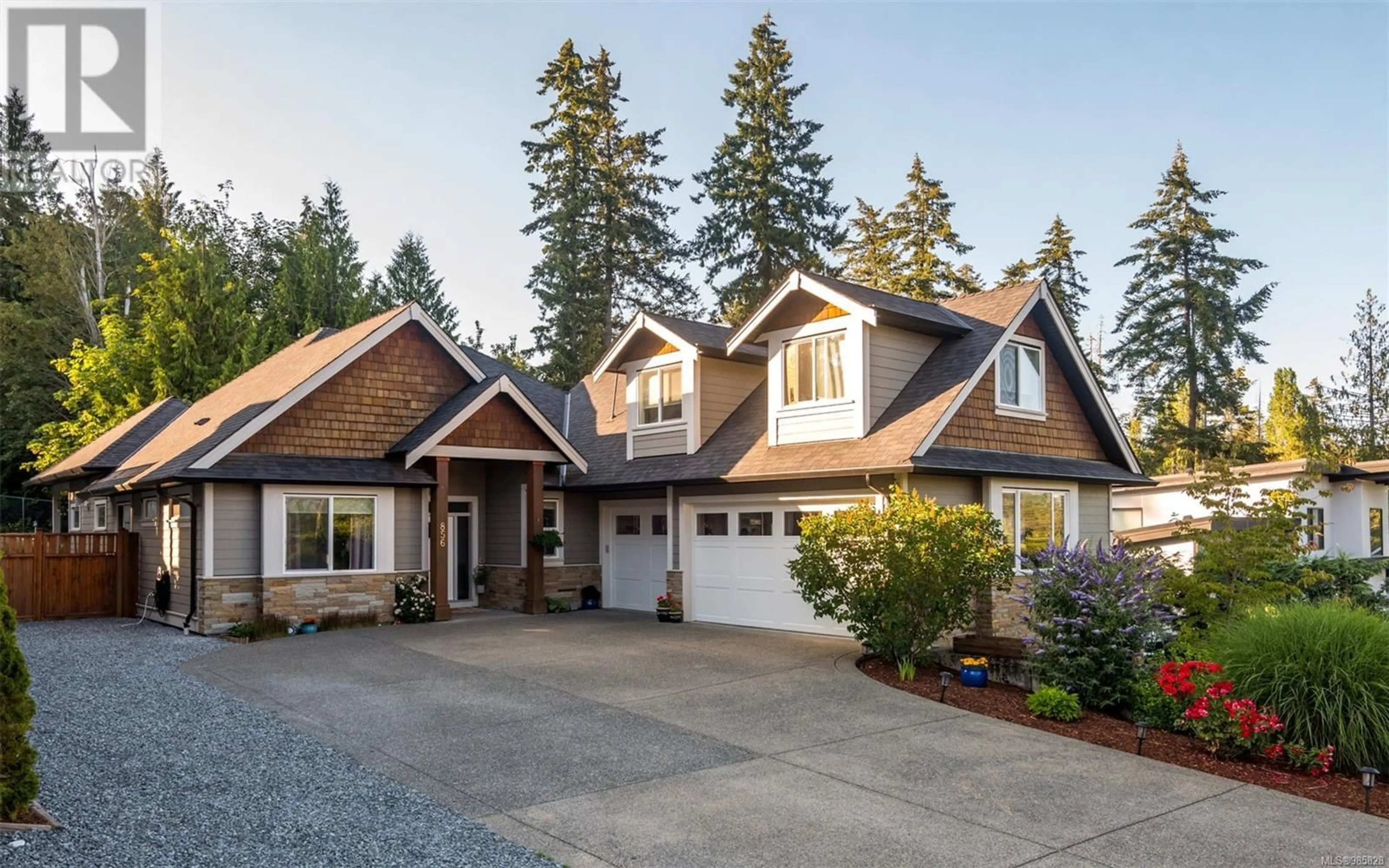 Home with vinyl exterior material, street for 856 HAYDEN PLACE, Mill Bay British Columbia V0R2P3
