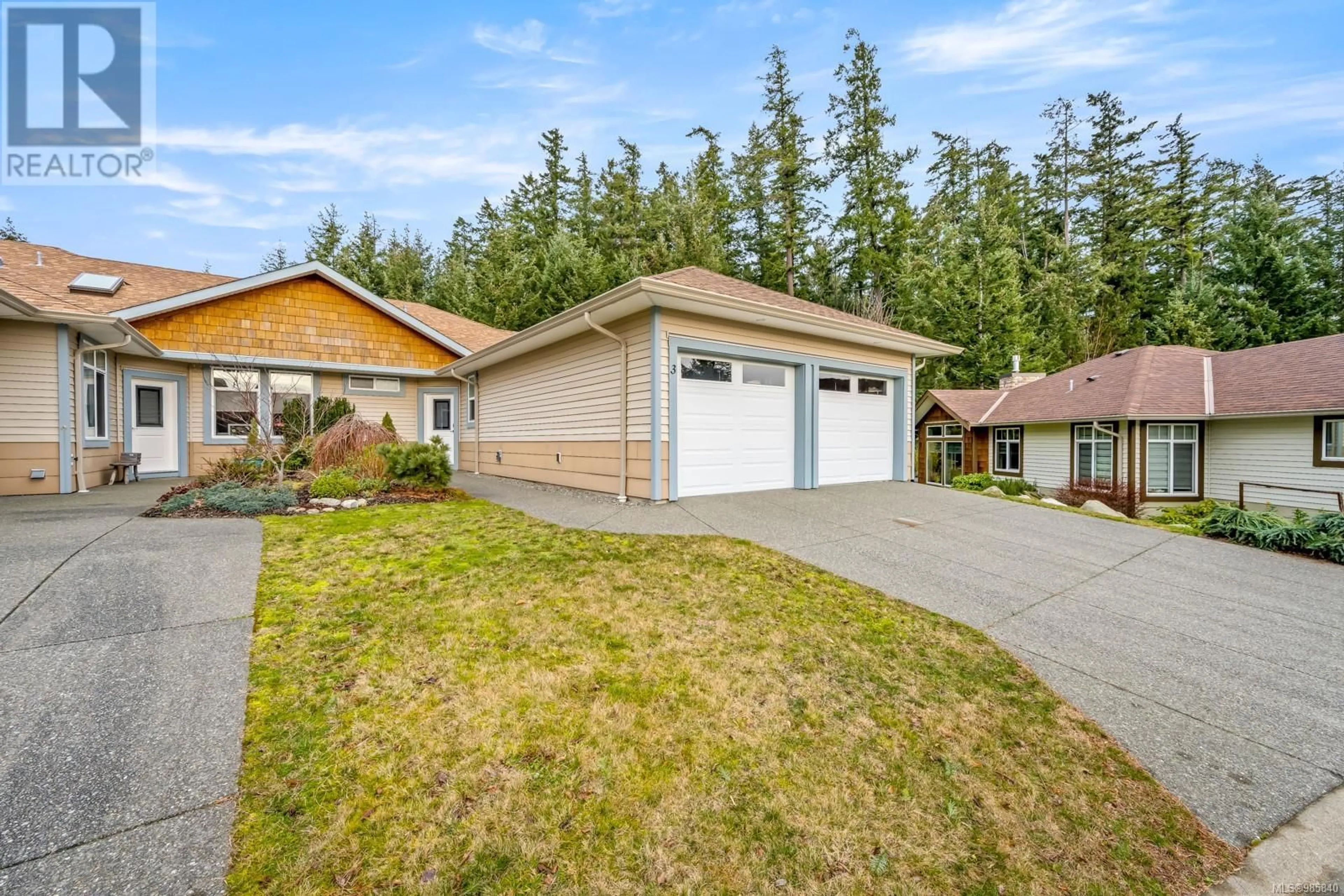 Home with vinyl exterior material, street for 3 1270 Guthrie Rd, Comox British Columbia V9M4J1