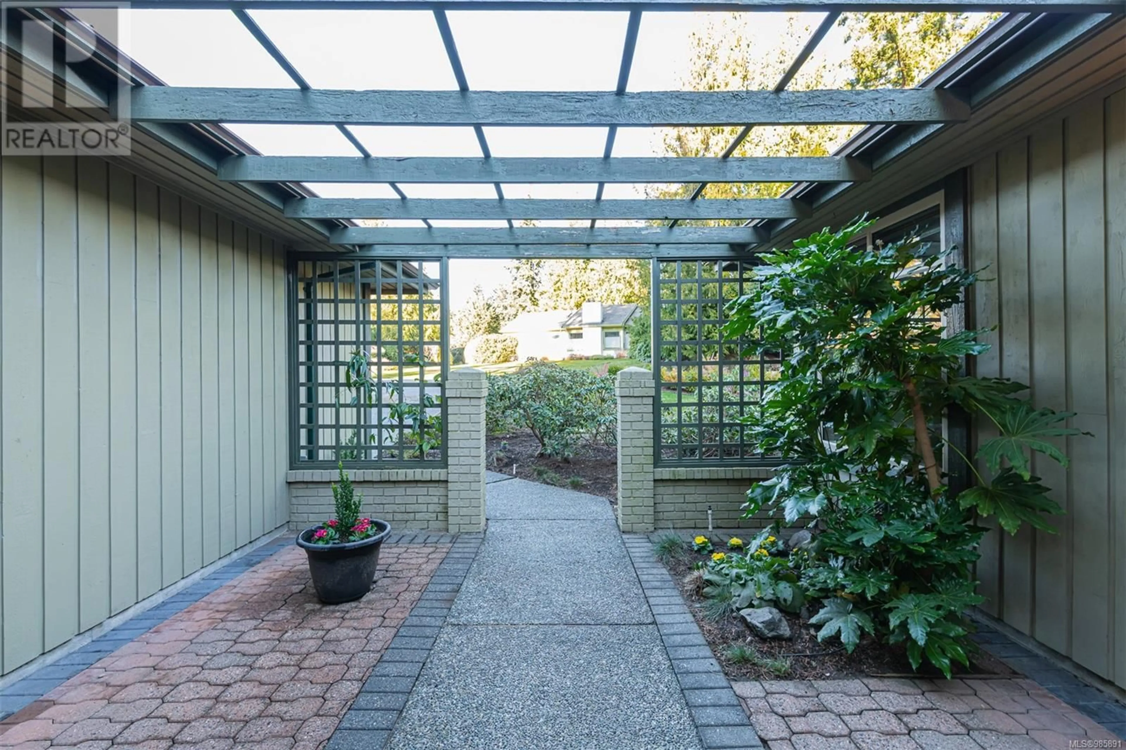 Patio, street for 1631 Stuart Park Terr, North Saanich British Columbia V8L4R6