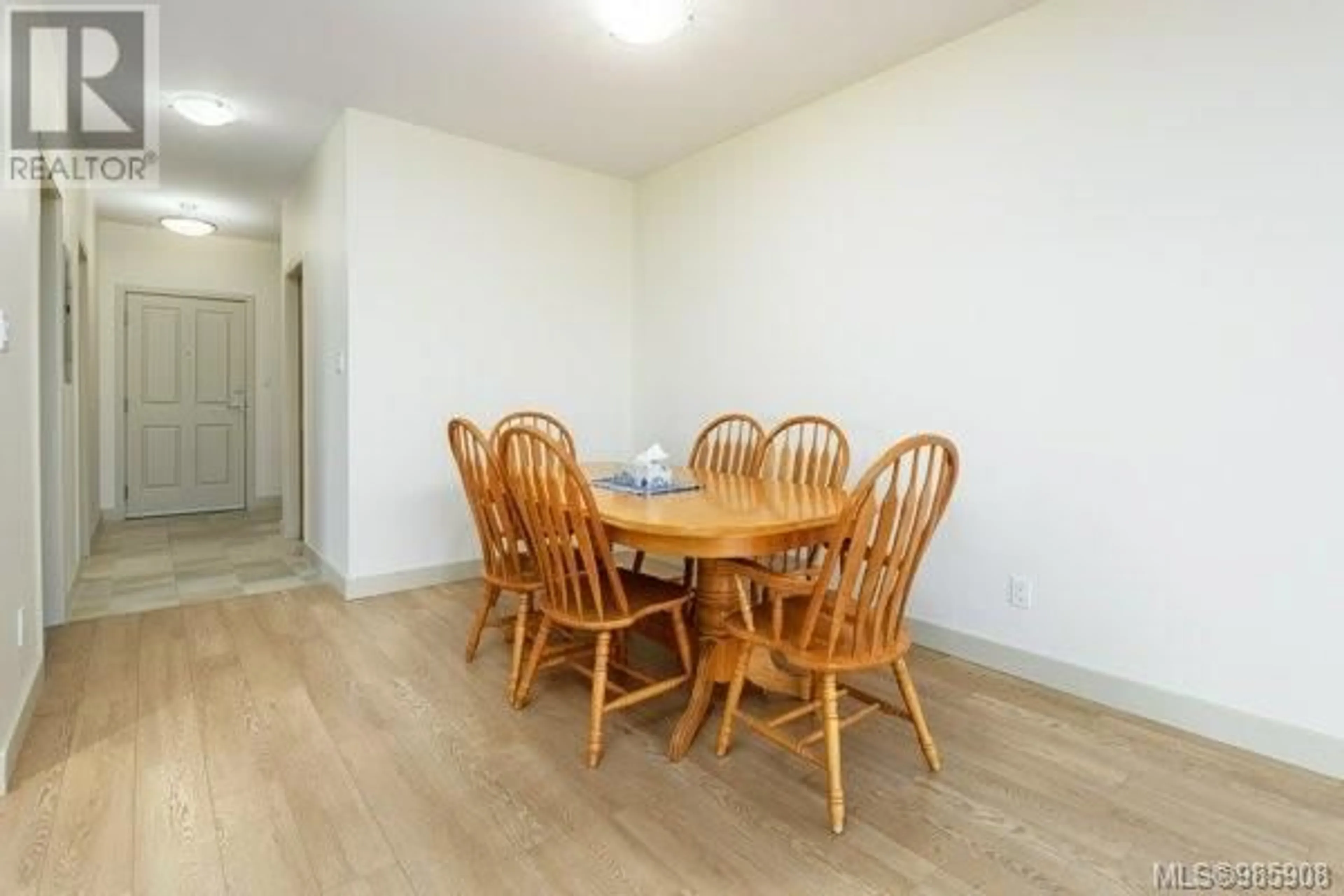 Dining room, wood/laminate floor for 145 2300 Mansfield Dr, Courtenay British Columbia V9N3S3