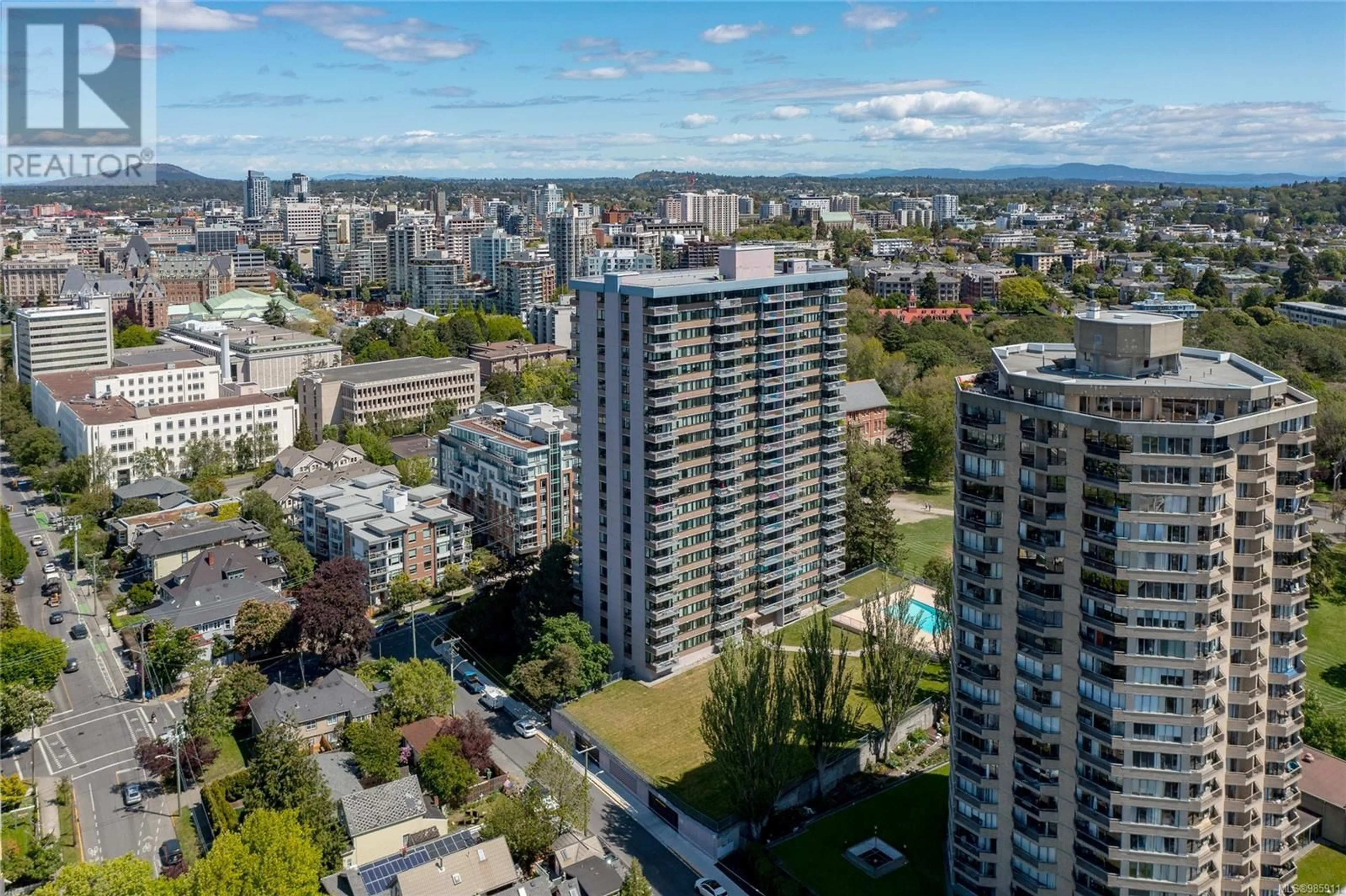 A pic from outside/outdoor area/front of a property/back of a property/a pic from drone, city buildings view from balcony for 1009 647 Michigan St, Victoria British Columbia V8V1S9