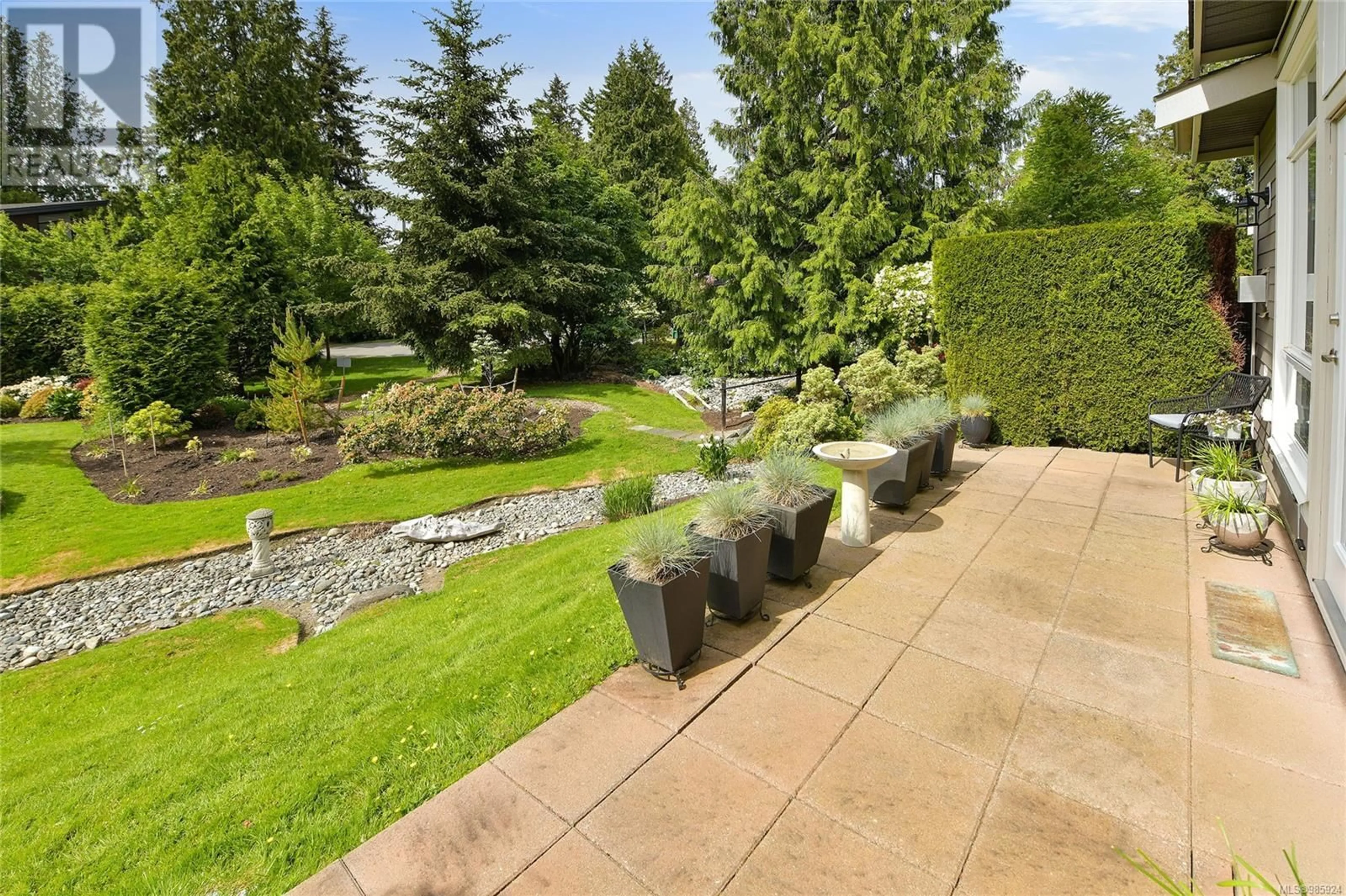 Patio, unknown for 12 974 Sutcliffe Rd, Saanich British Columbia V8Y1M8