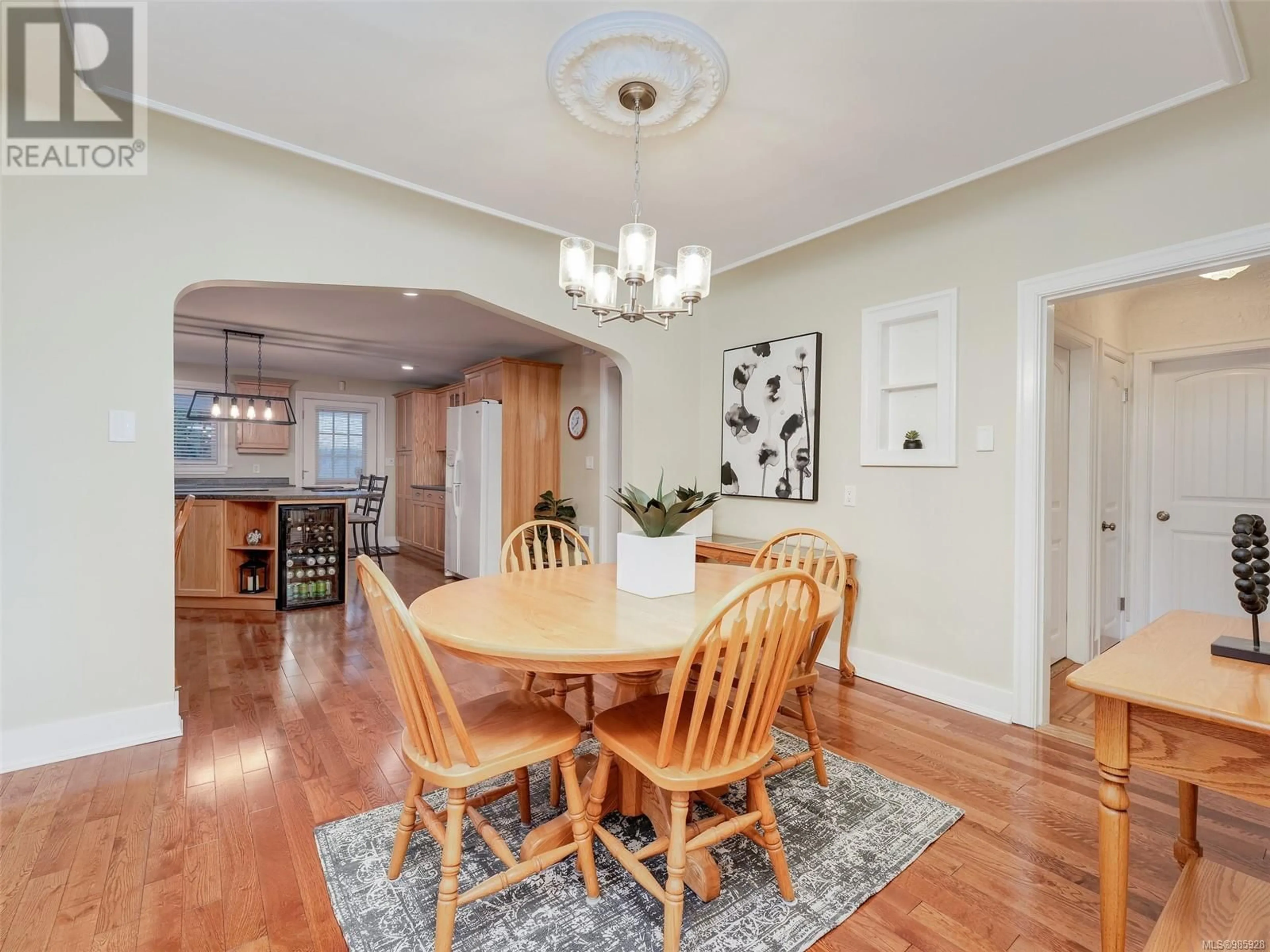 Dining room, wood/laminate floor for 3820 Rowland Ave, Saanich British Columbia V8Z1X9