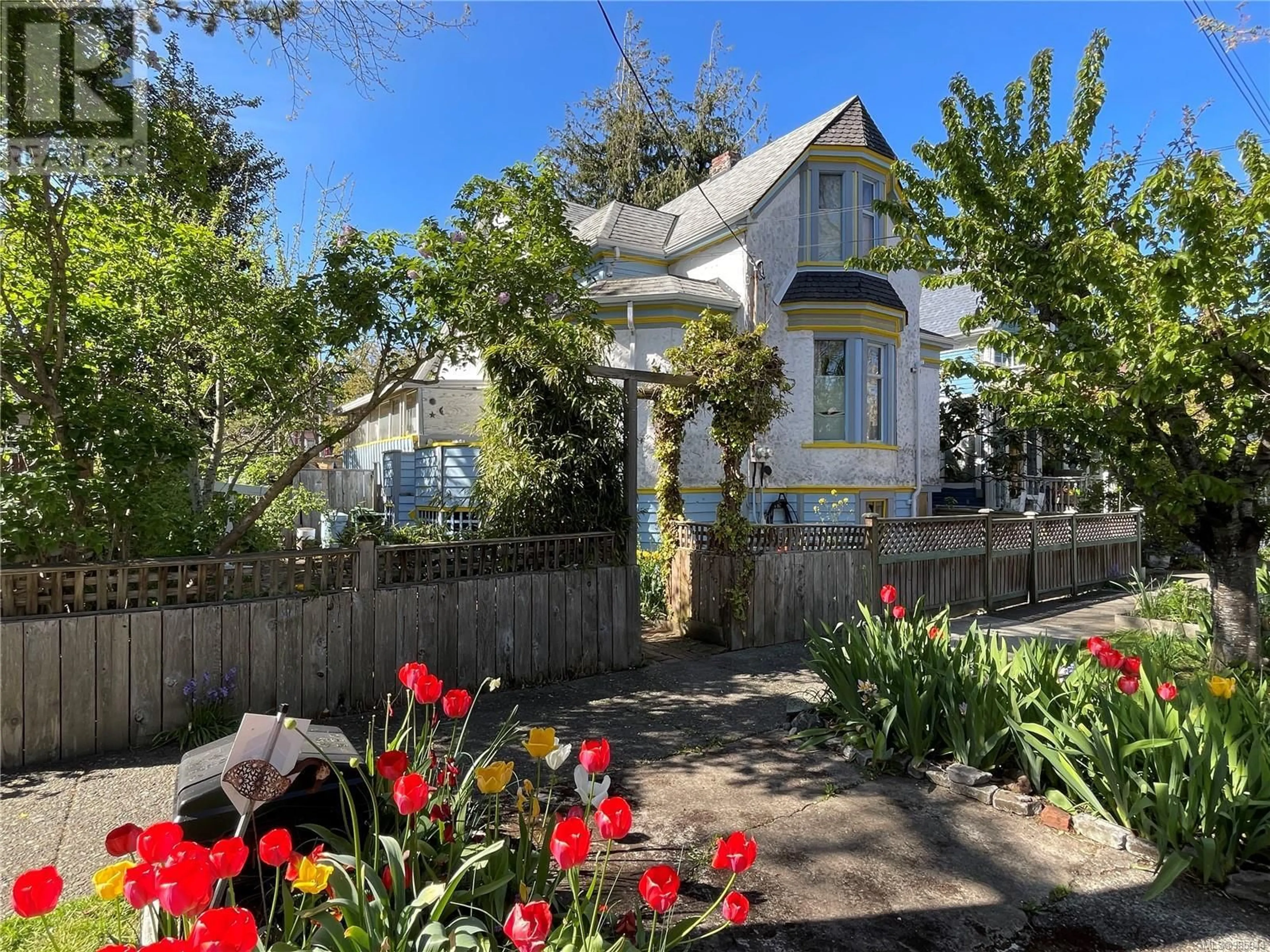 A pic from outside/outdoor area/front of a property/back of a property/a pic from drone, street for 66/68 San Jose Ave, Victoria British Columbia V8V2C2