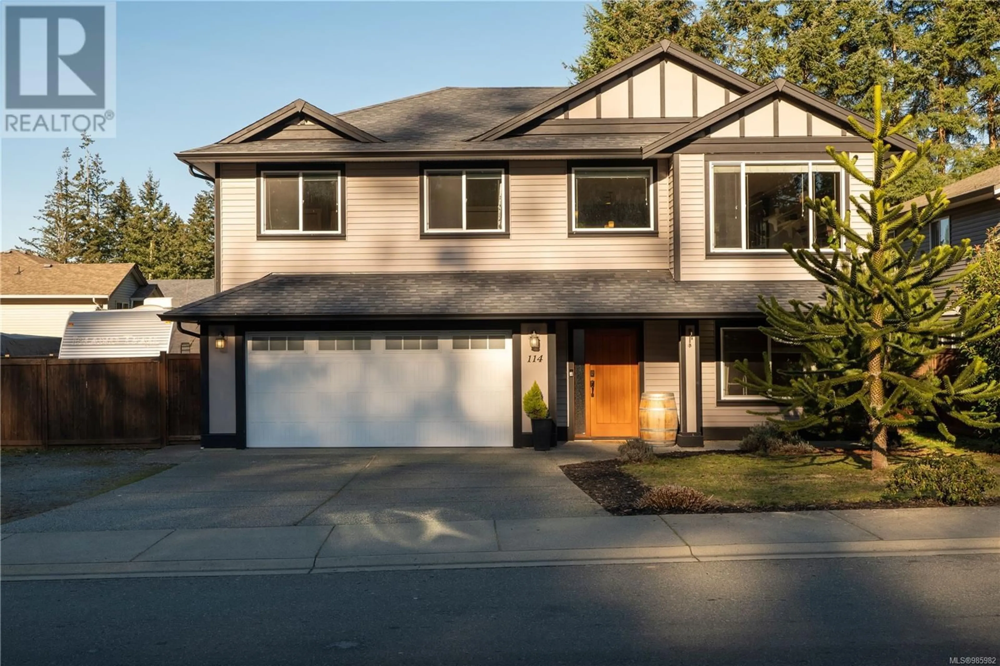 Home with vinyl exterior material, street for 114 Grace Pl, Nanaimo British Columbia V9T0G1