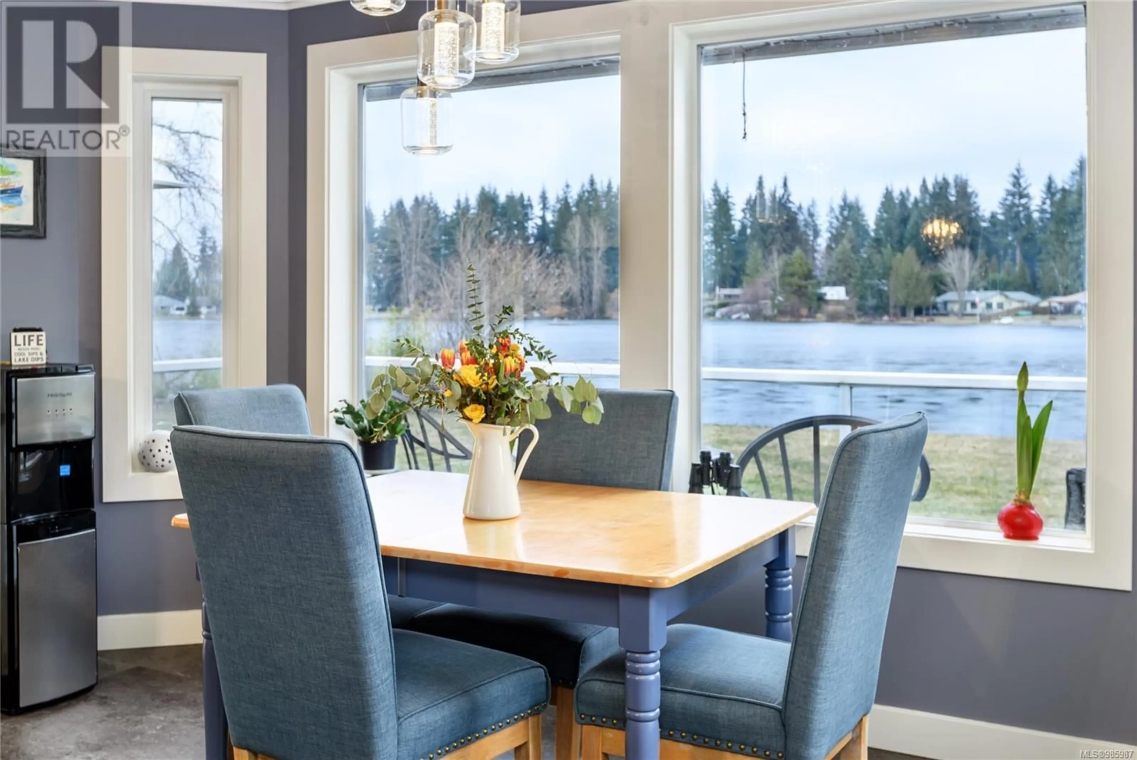 Dining room, wood/laminate floor for 9536 Martin Park Dr, Black Creek British Columbia V9J1C3