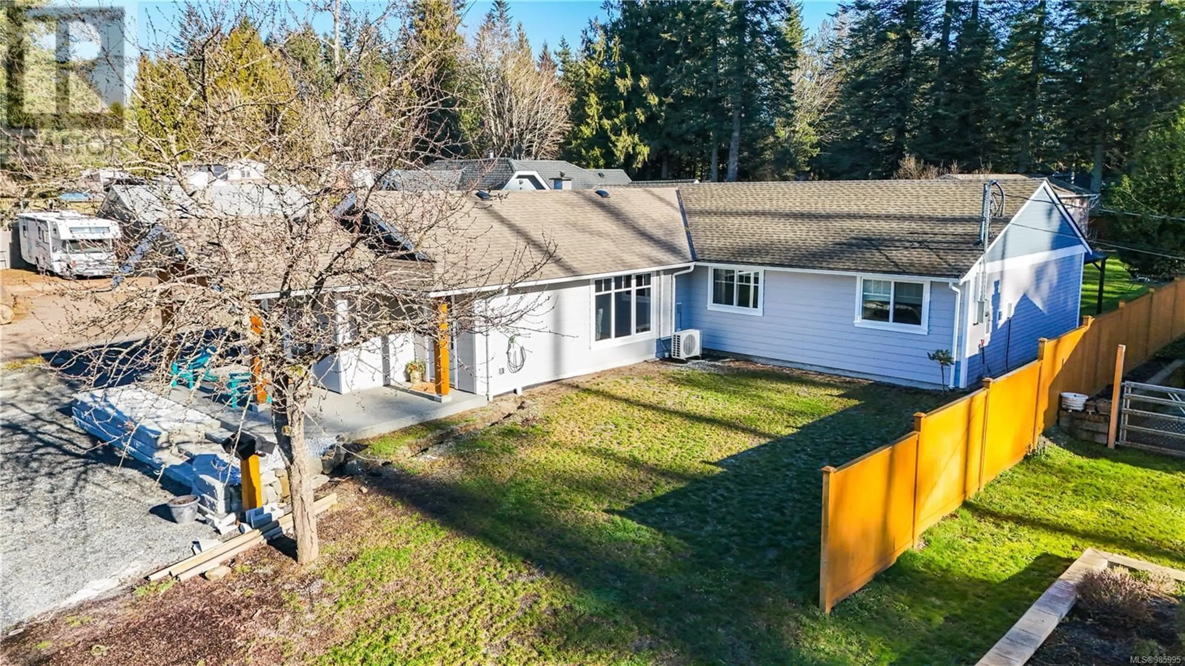 A pic from outside/outdoor area/front of a property/back of a property/a pic from drone, unknown for 1648 Canin Rd, Nanaimo British Columbia V9X1M5