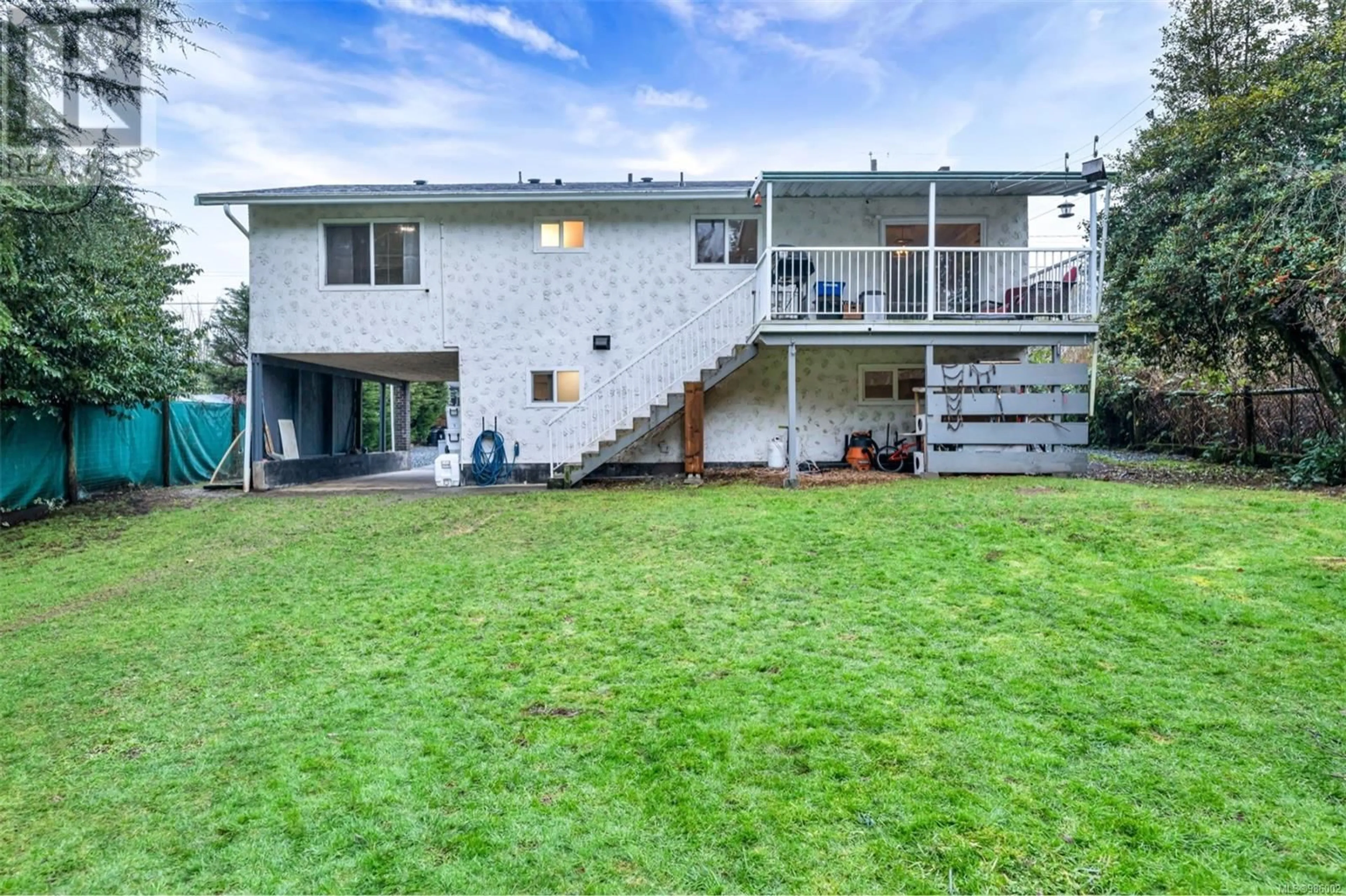 A pic from outside/outdoor area/front of a property/back of a property/a pic from drone, mountain view for 3407 Hilton Rd, Duncan British Columbia V9L4B1