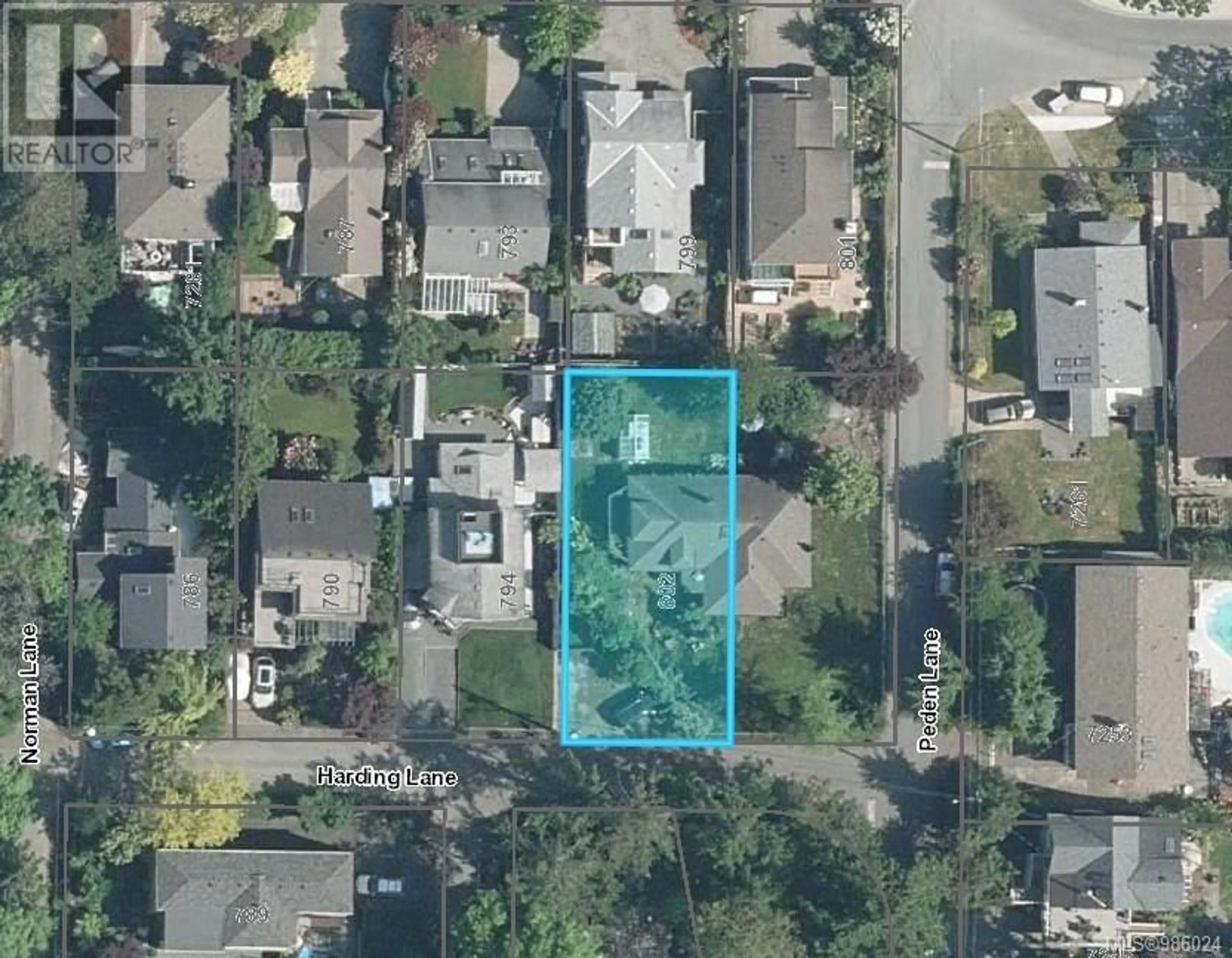 A pic from outside/outdoor area/front of a property/back of a property/a pic from drone, street for 802 Harding Lane, Central Saanich British Columbia V8M2G2