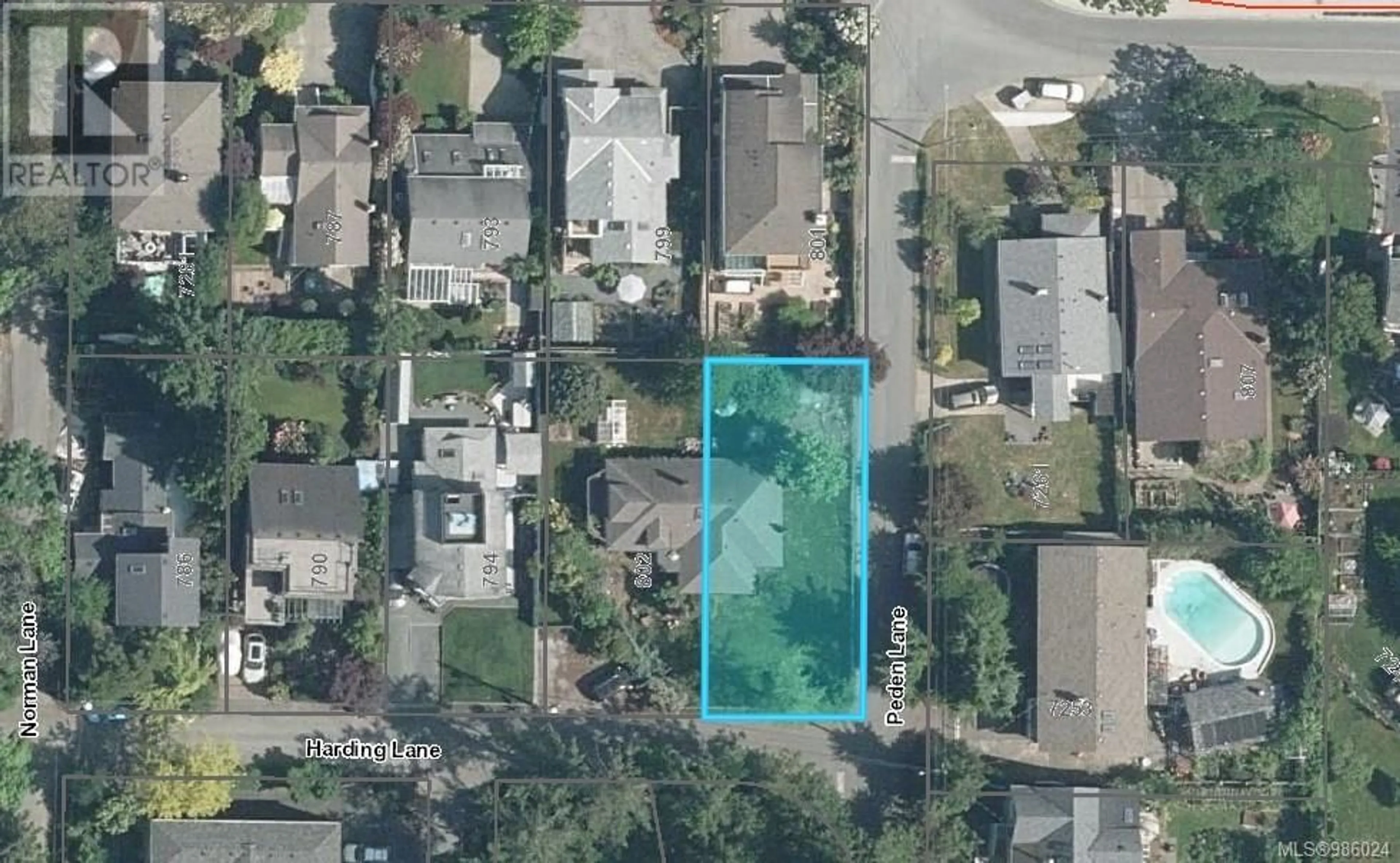 A pic from outside/outdoor area/front of a property/back of a property/a pic from drone, street for 802 Harding Lane, Central Saanich British Columbia V8M2G2