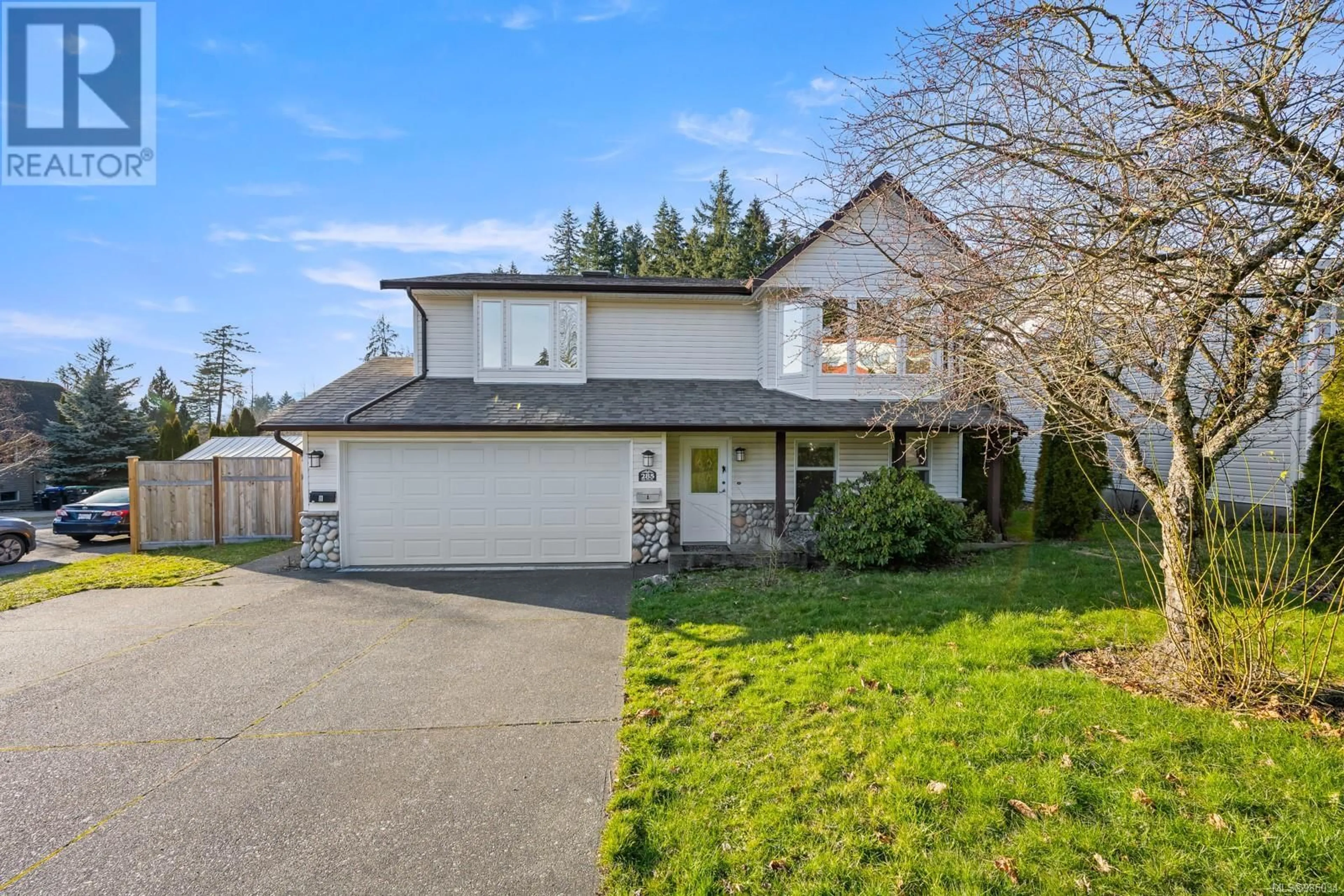 A pic from outside/outdoor area/front of a property/back of a property/a pic from drone, street for 285 Nim Nim Pl, Courtenay British Columbia V9N5T2