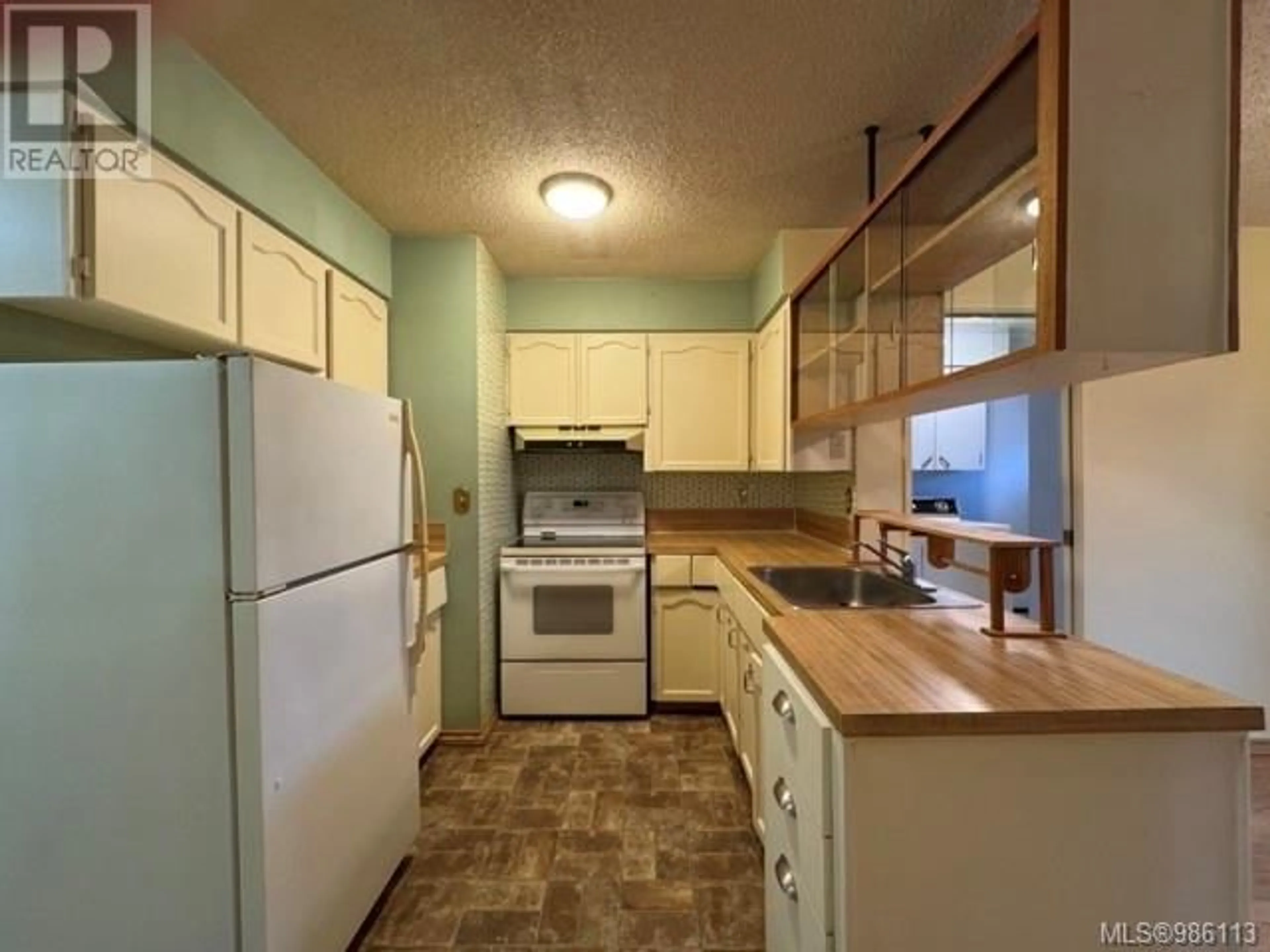 Standard kitchen, unknown for 394 PARKWAY ROAD, Campbell River British Columbia V9W1W7