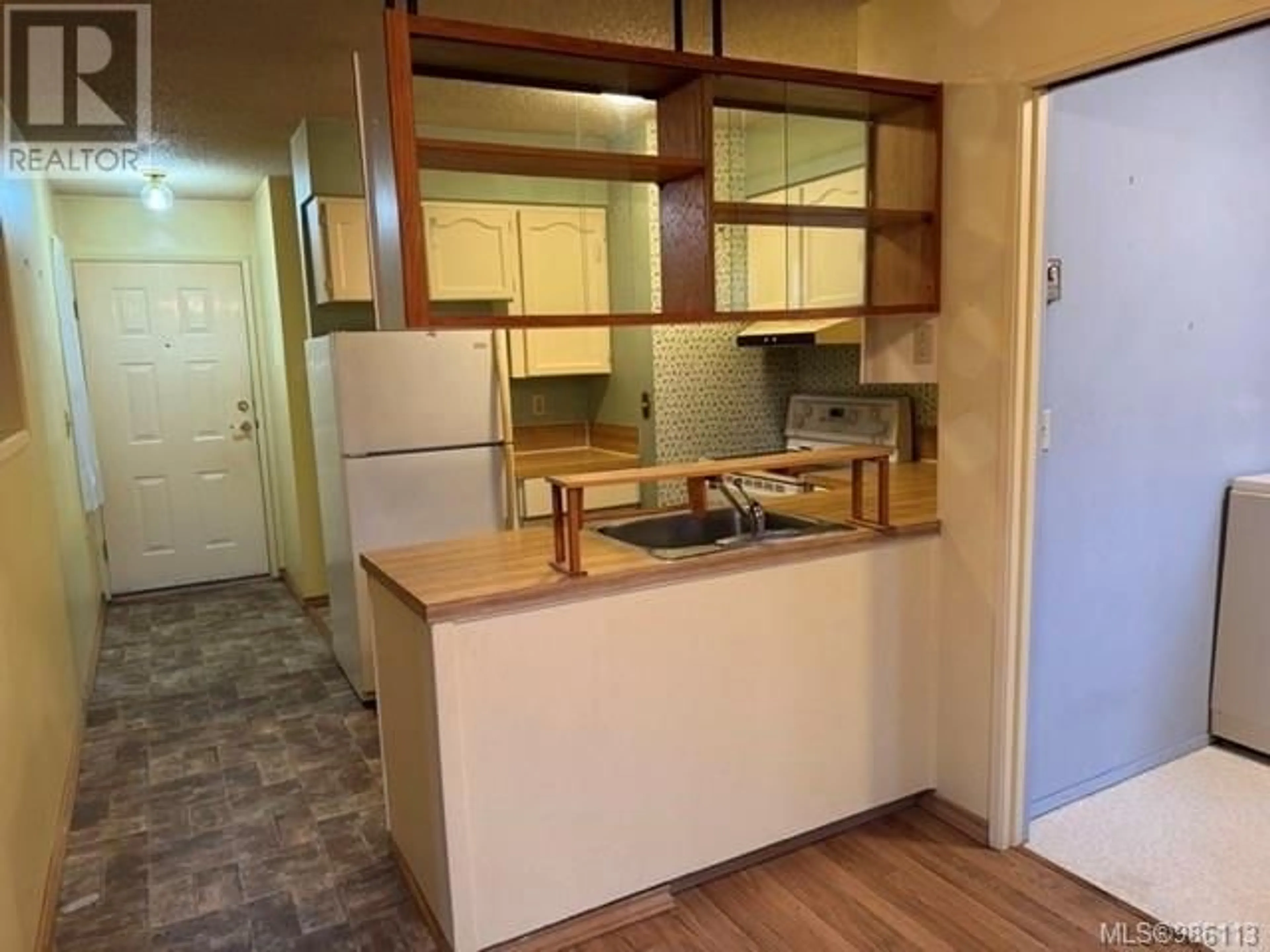 Standard kitchen, unknown for 394 PARKWAY ROAD, Campbell River British Columbia V9W1W7