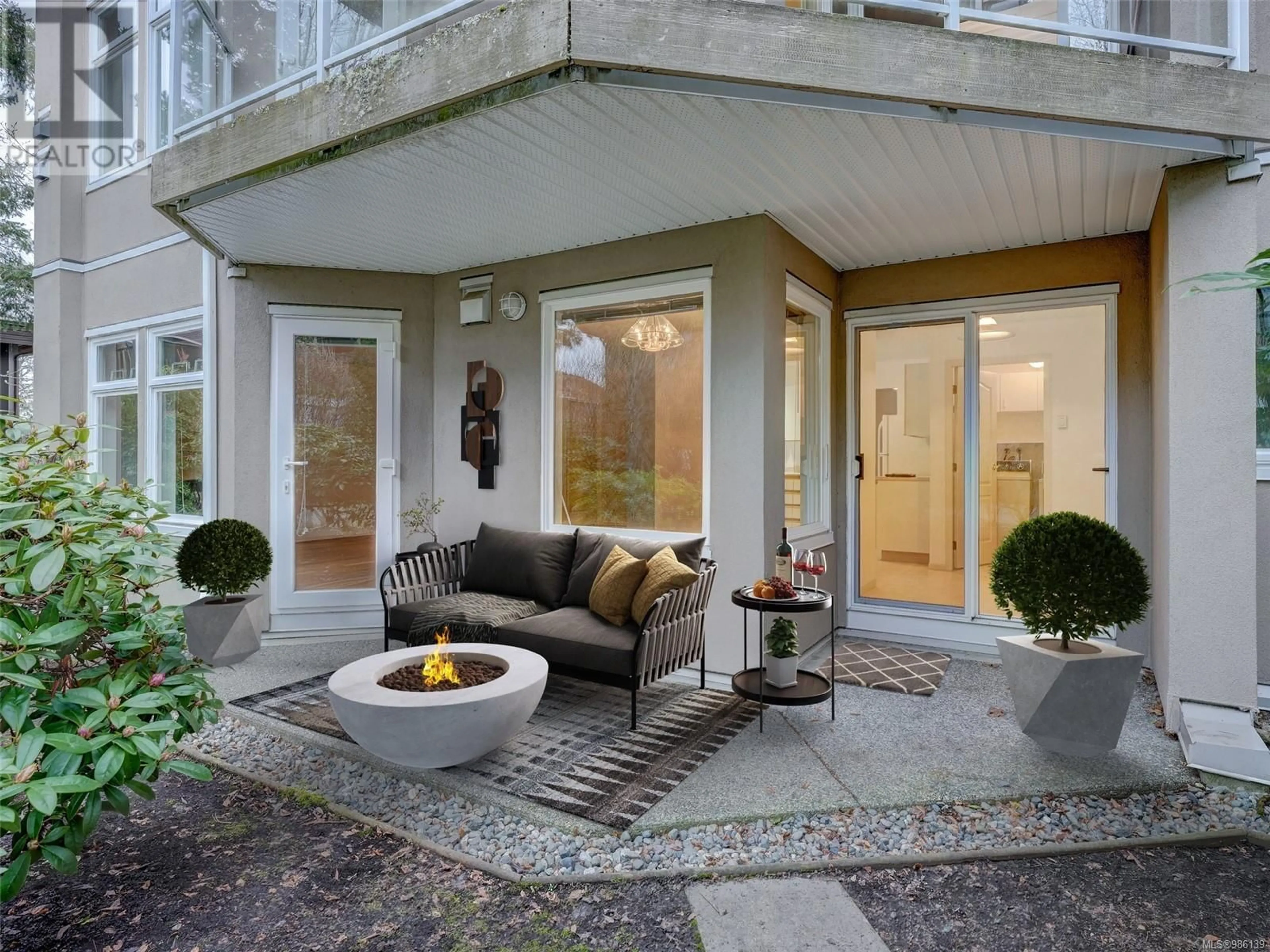 Patio, street for 207C 4678 Elk Lake Dr, Saanich British Columbia V8Z5M1