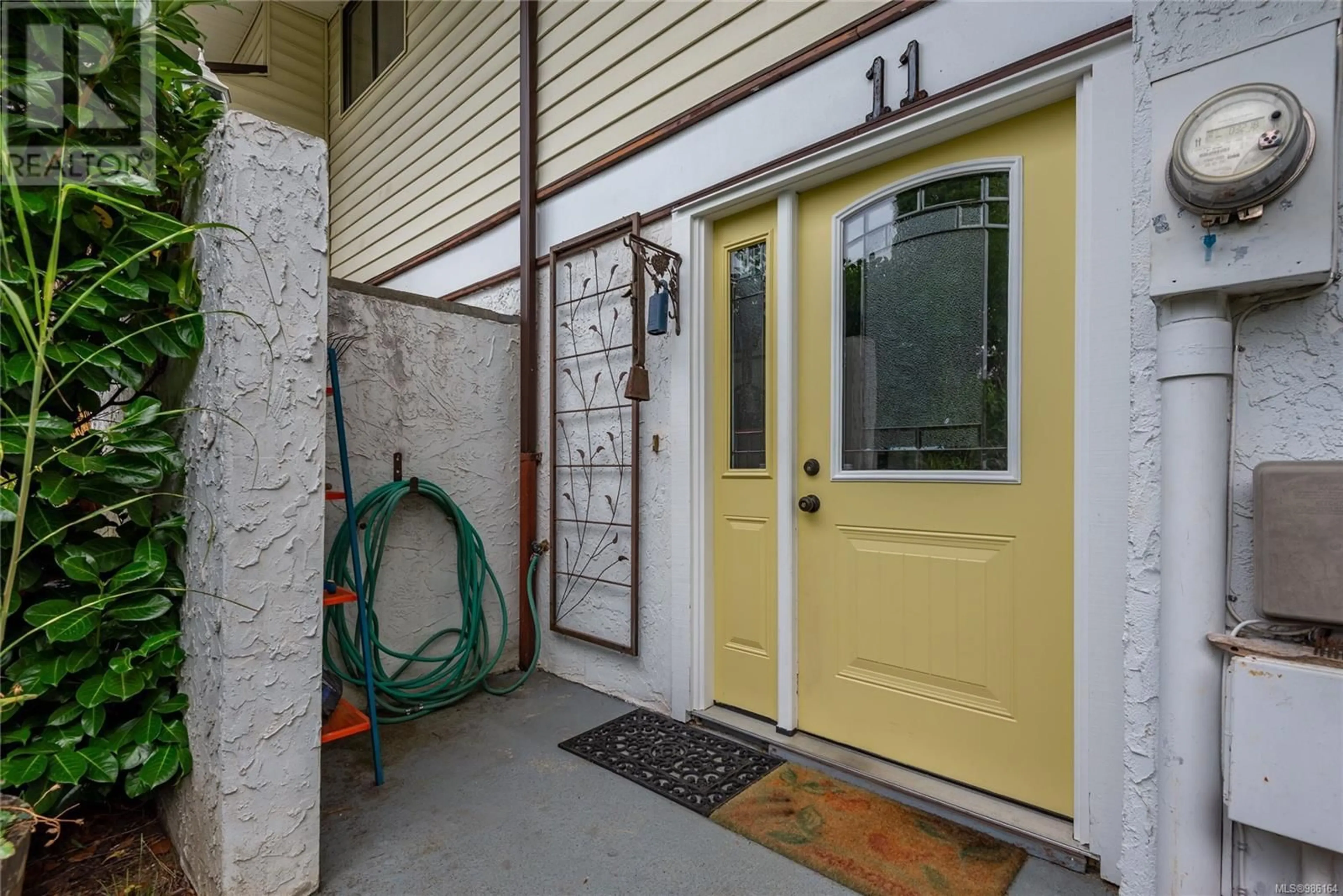 Indoor entryway for 11 500 Muchalat Pl, Gold River British Columbia V0P1G0