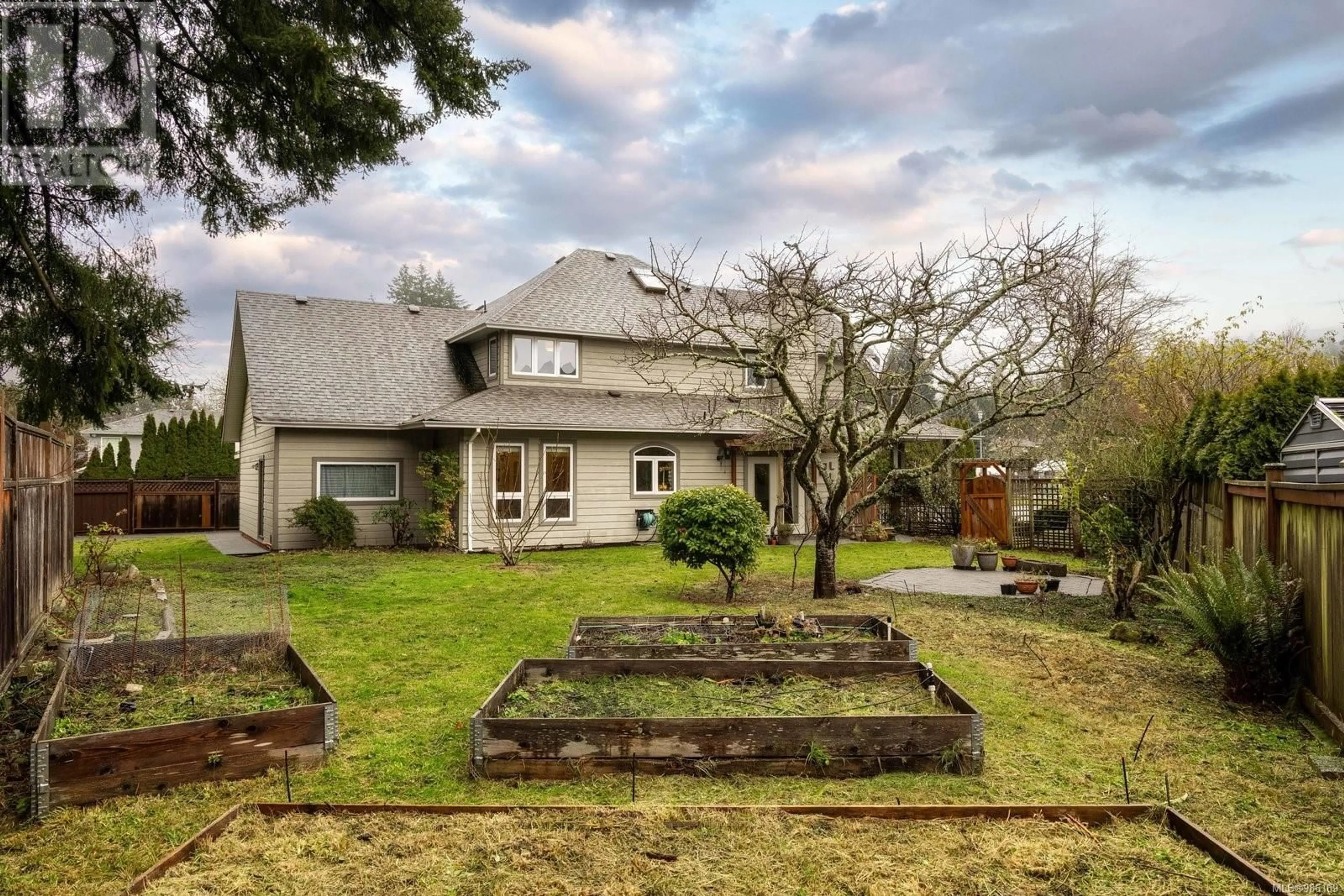 A pic from outside/outdoor area/front of a property/back of a property/a pic from drone, street for 750 Coton Crt, Saanich British Columbia V8Y3J8