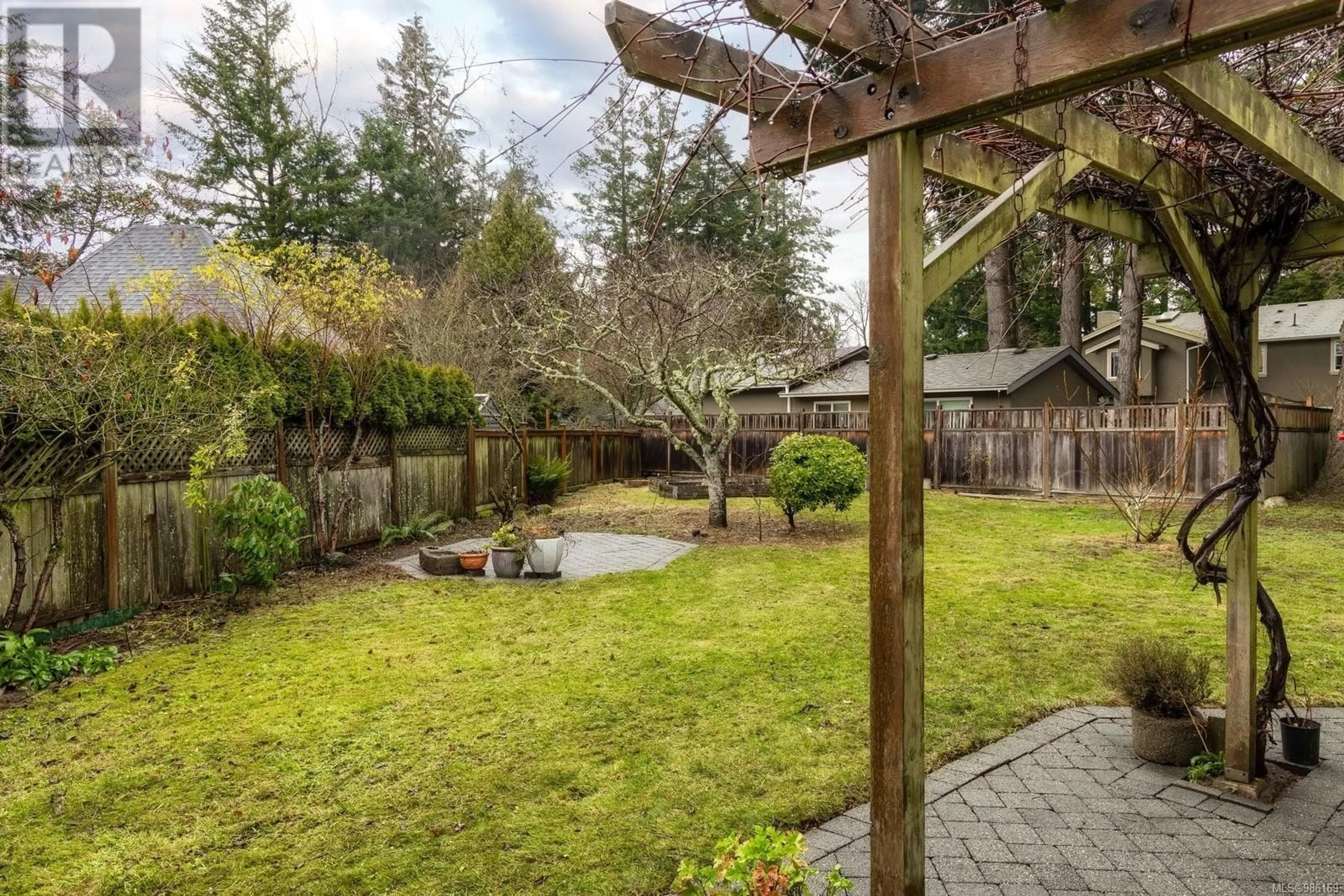 Patio, unknown for 750 Coton Crt, Saanich British Columbia V8Y3J8