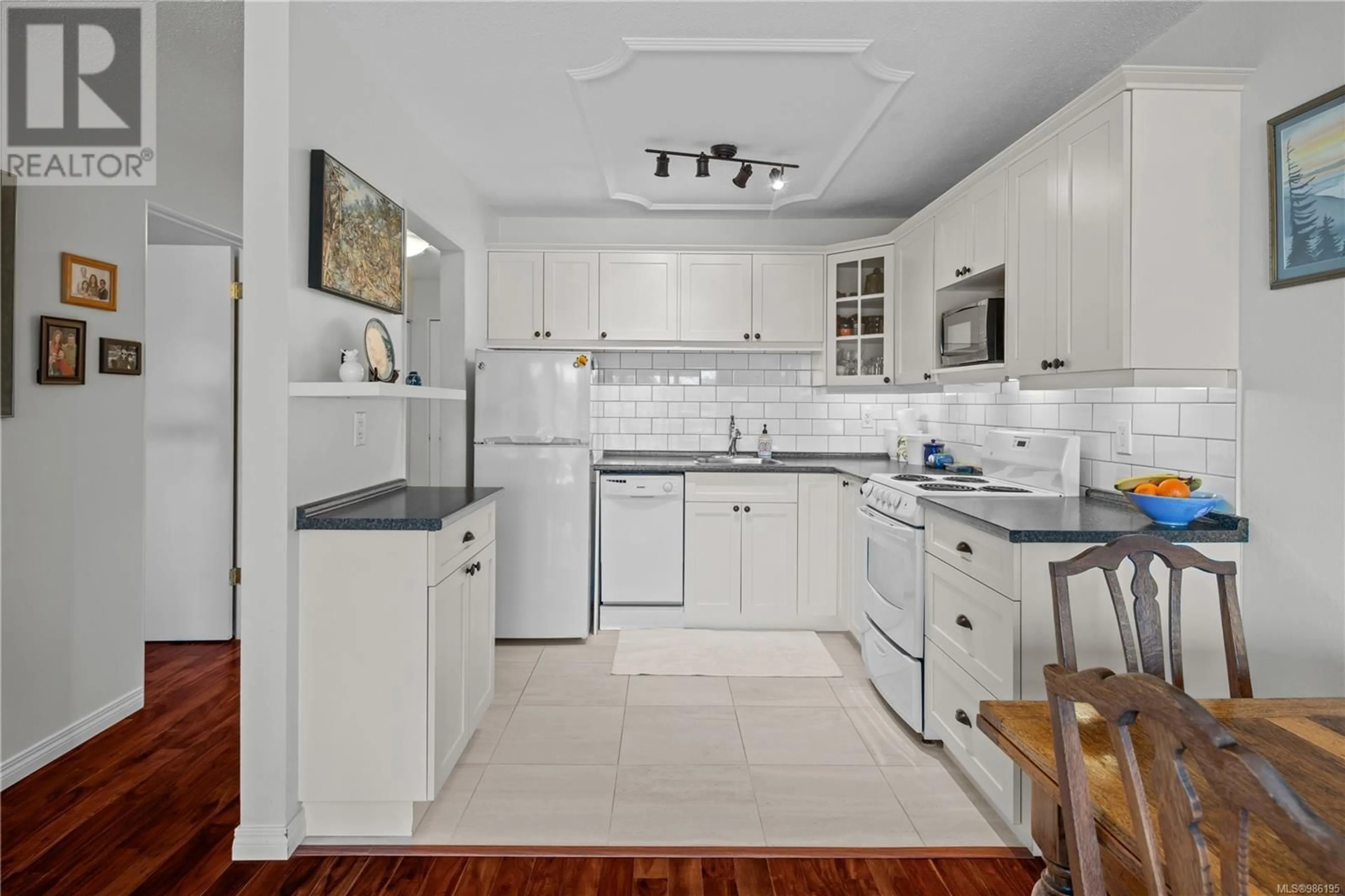 Standard kitchen, ceramic/tile floor for 208 - 2100 GRANITE STREET, Oak Bay British Columbia V8S3G7