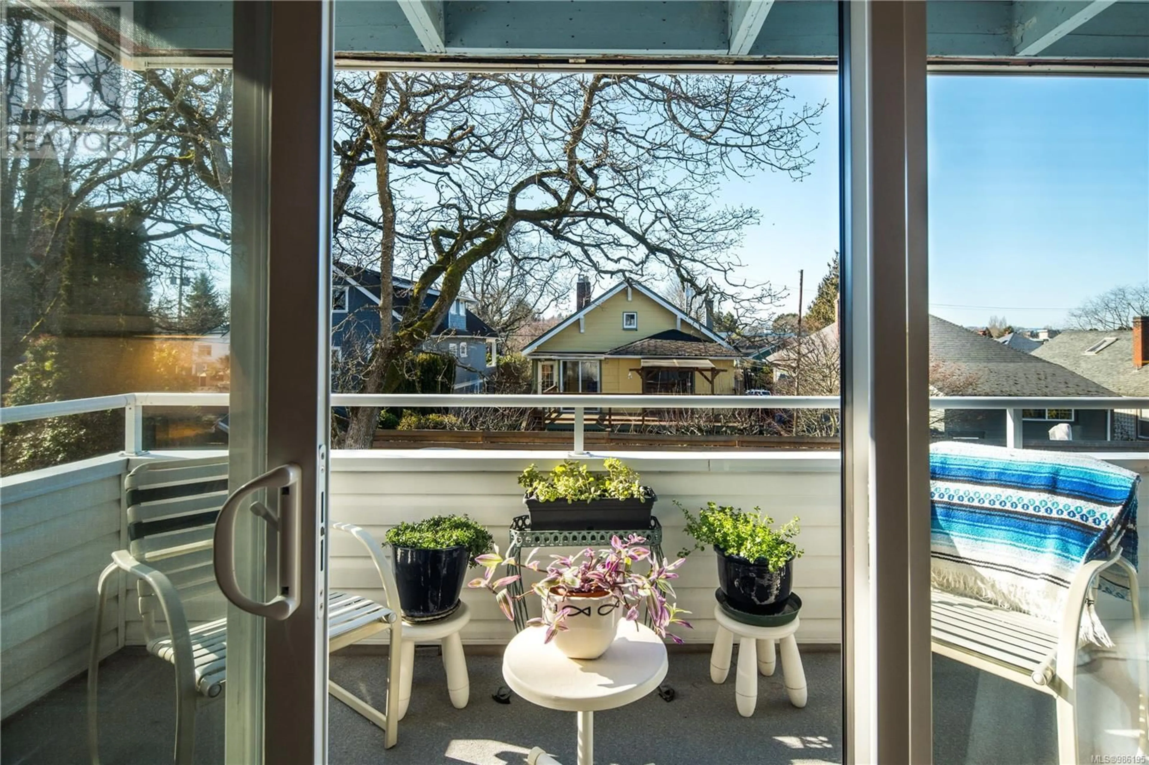 Patio, water/lake/river/ocean view for 208 - 2100 GRANITE STREET, Oak Bay British Columbia V8S3G7