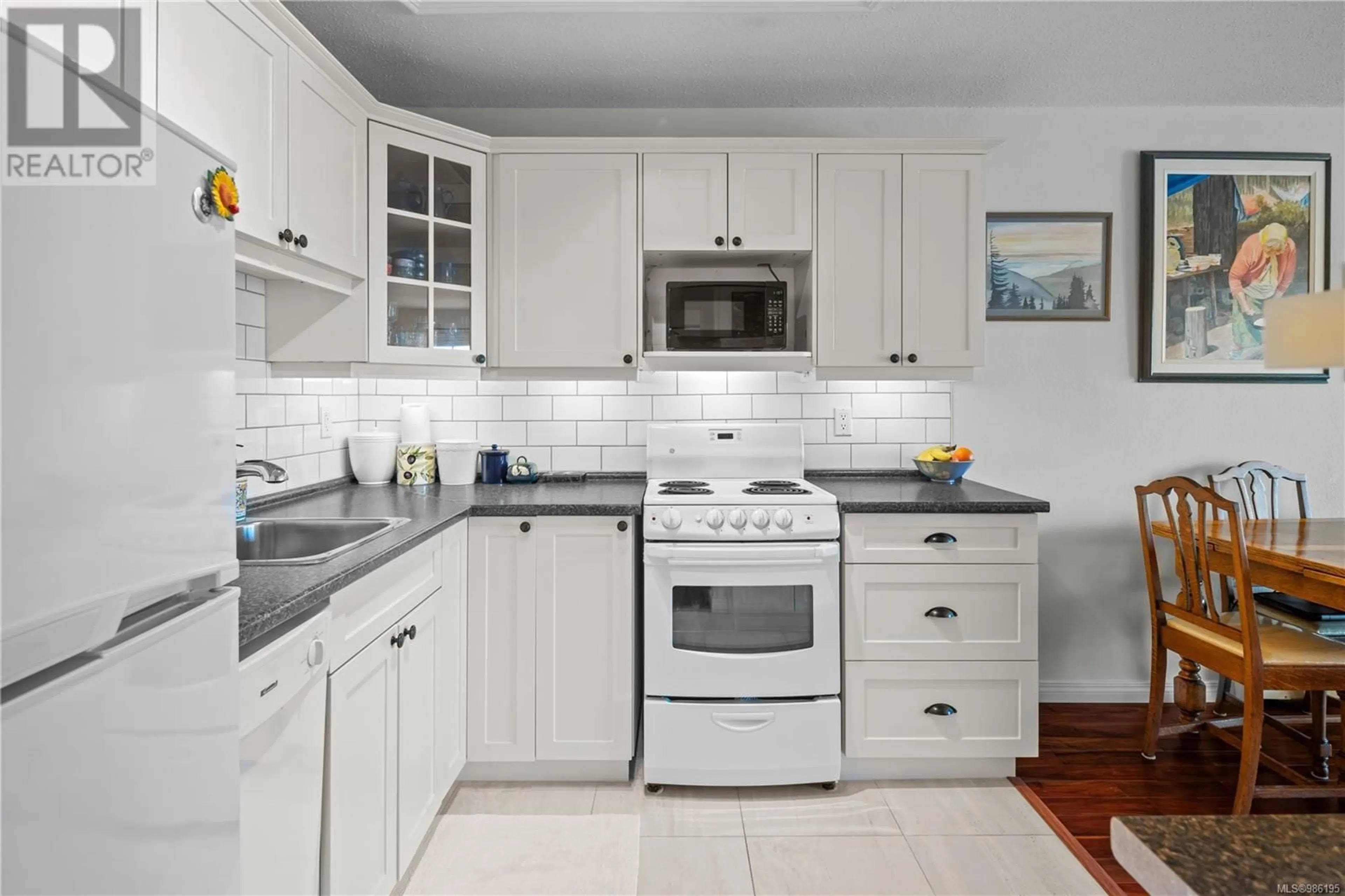 Standard kitchen, ceramic/tile floor for 208 2100 Granite St, Oak Bay British Columbia V8S3G7