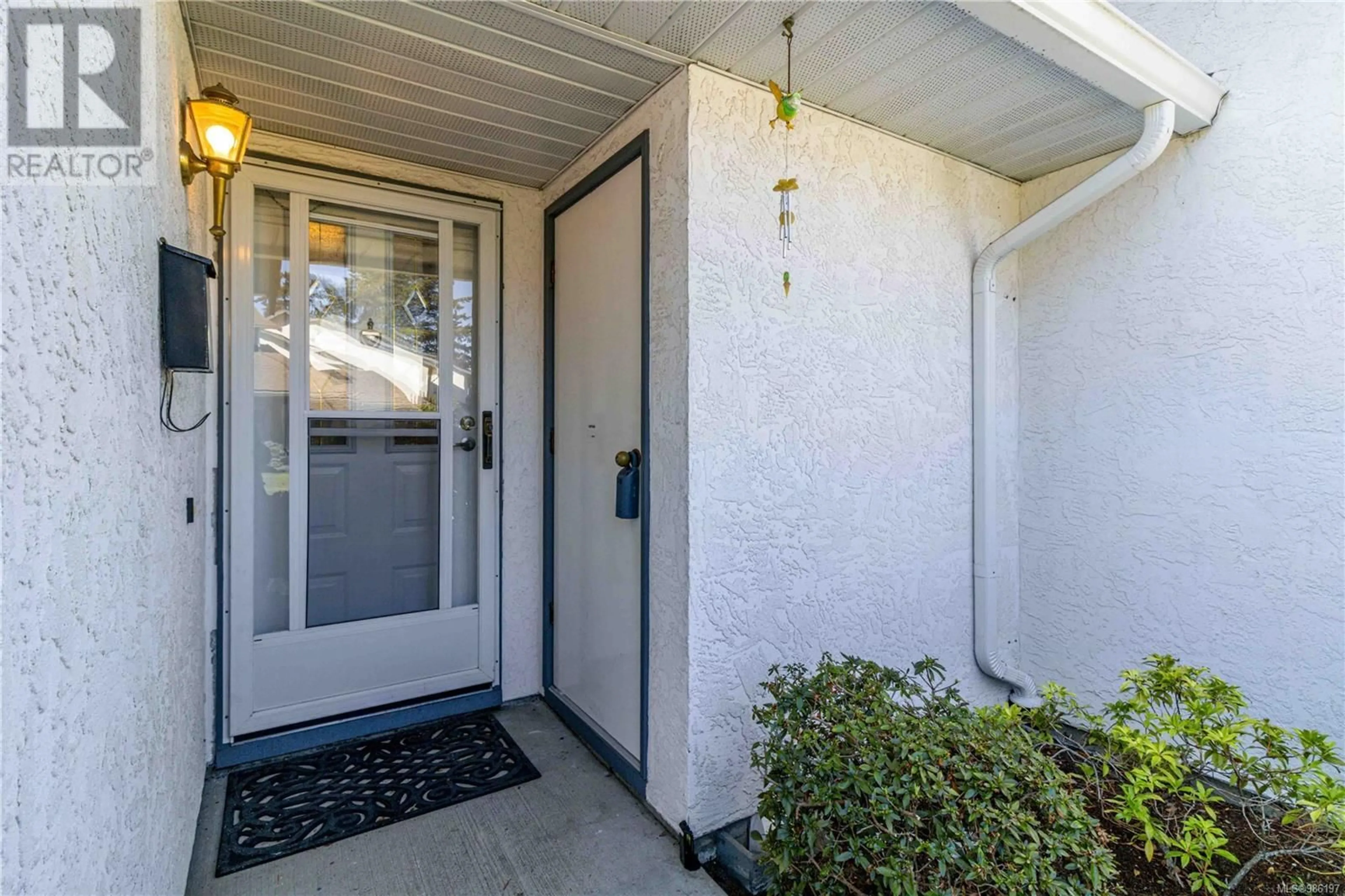 Indoor entryway for 23 2147 Sooke Rd, Colwood British Columbia V9B1W4