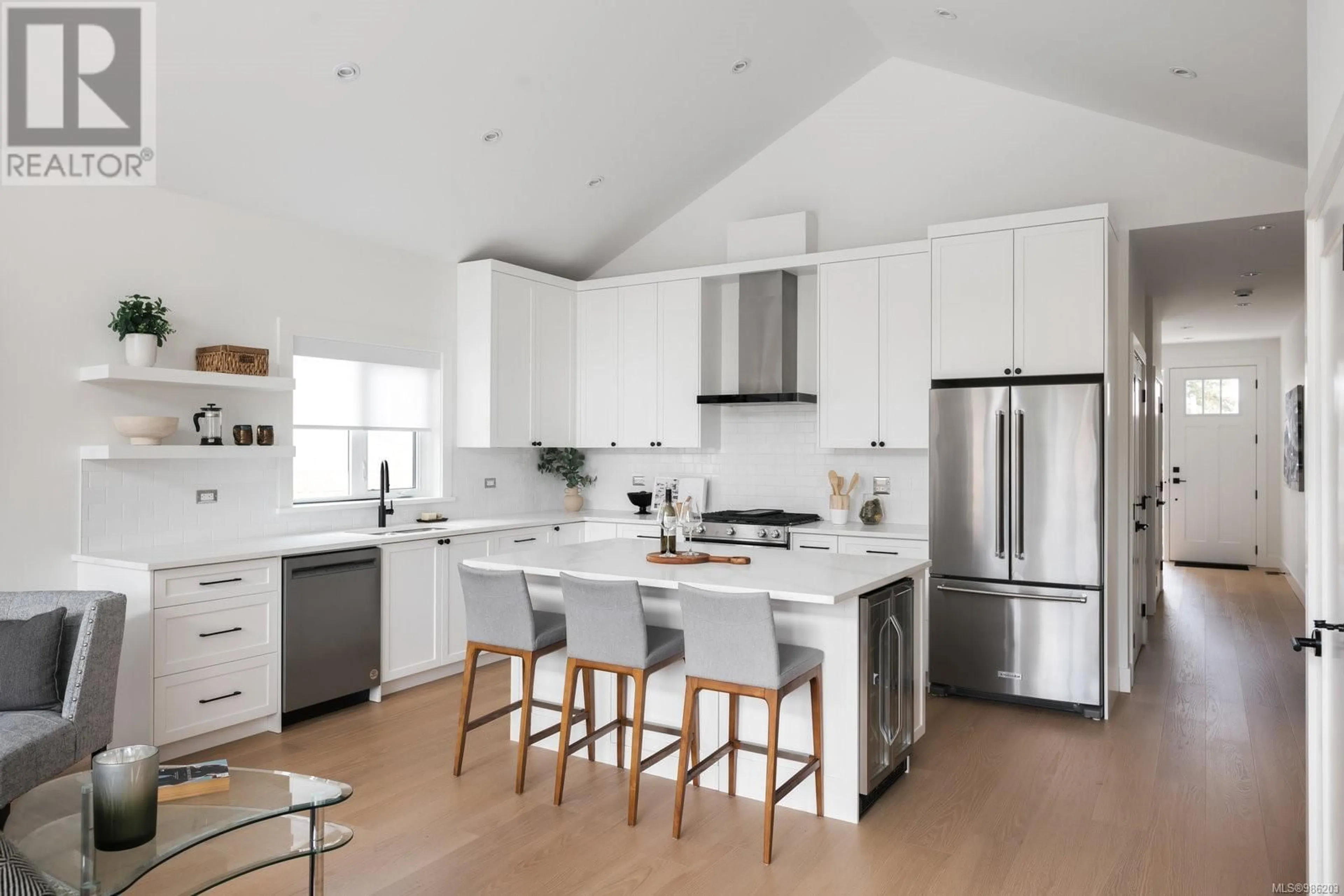 Open concept kitchen, unknown for 2282 Amherst Ave, Sidney British Columbia V8L2G7