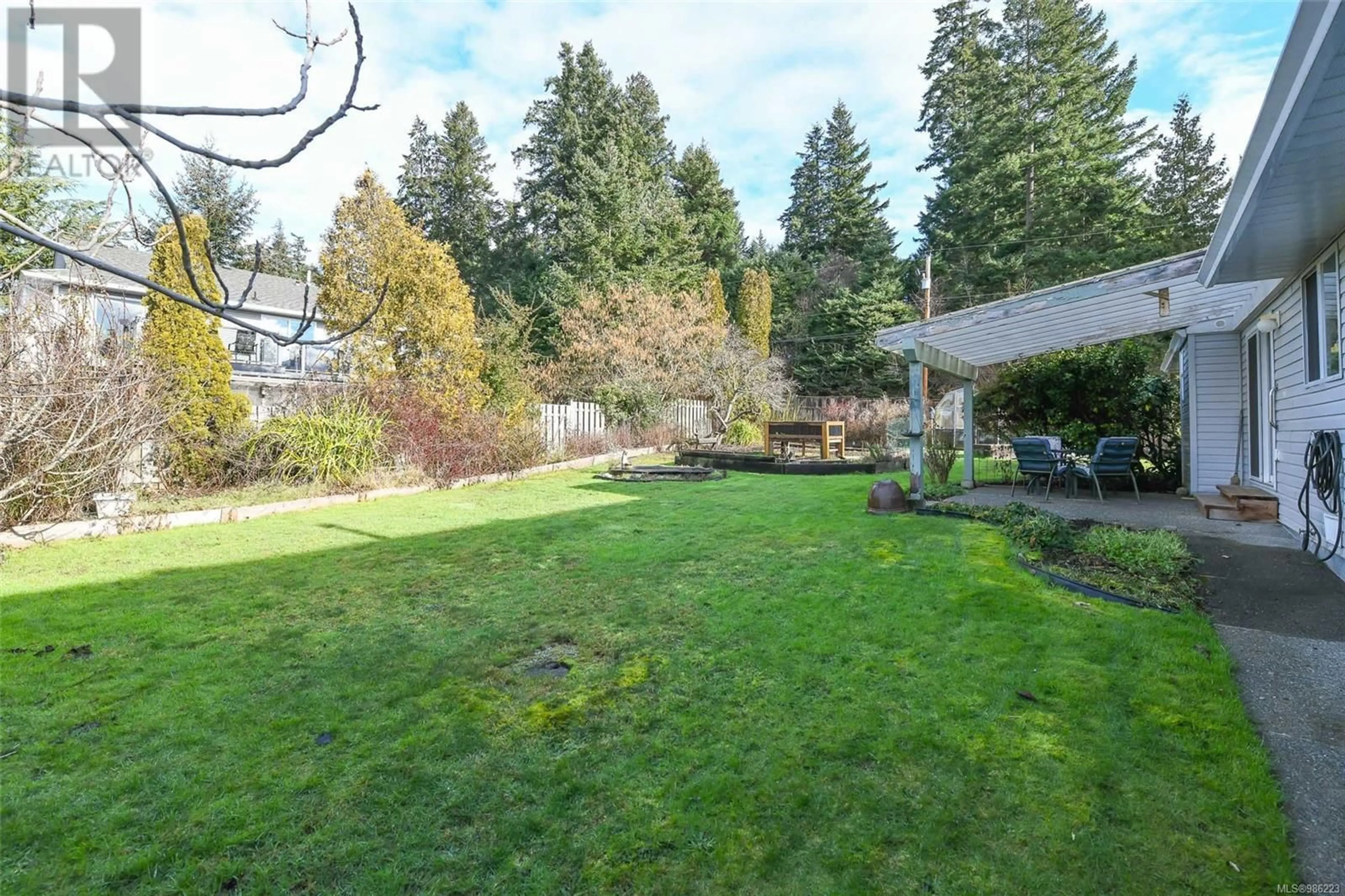 Patio, forest/trees view for 1400 Dogwood Ave, Comox British Columbia V9M2Z5