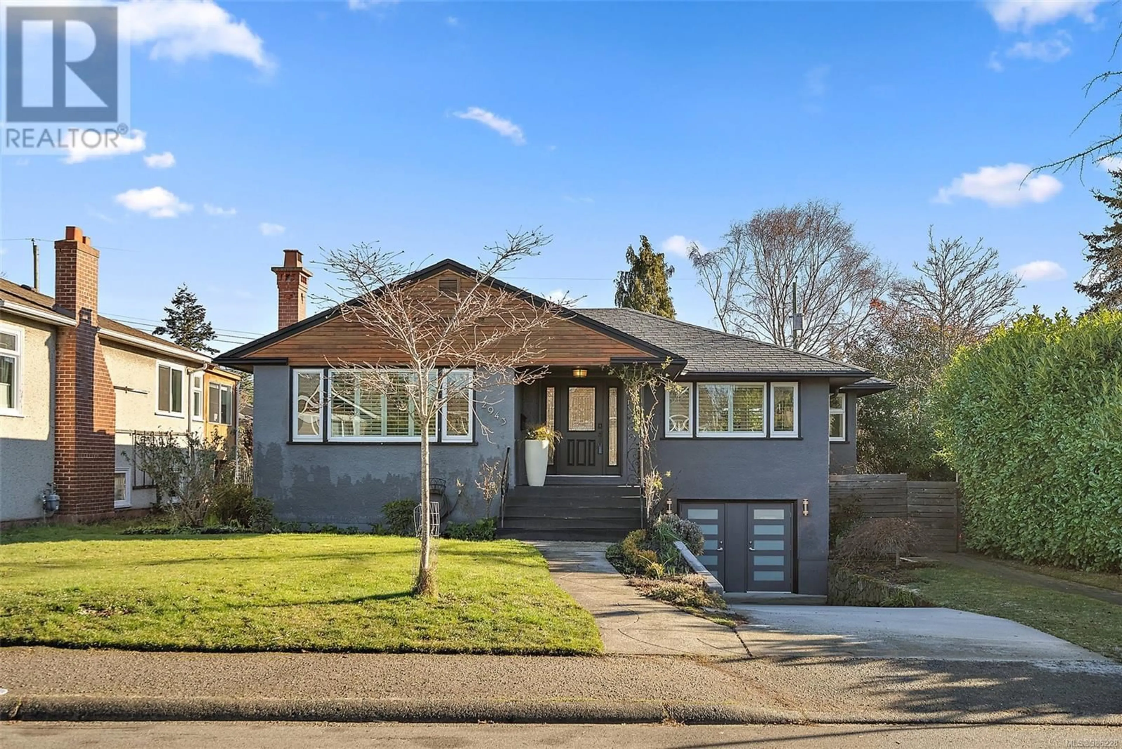 Home with brick exterior material, street for 2943 Henderson Rd, Oak Bay British Columbia V8R5M4