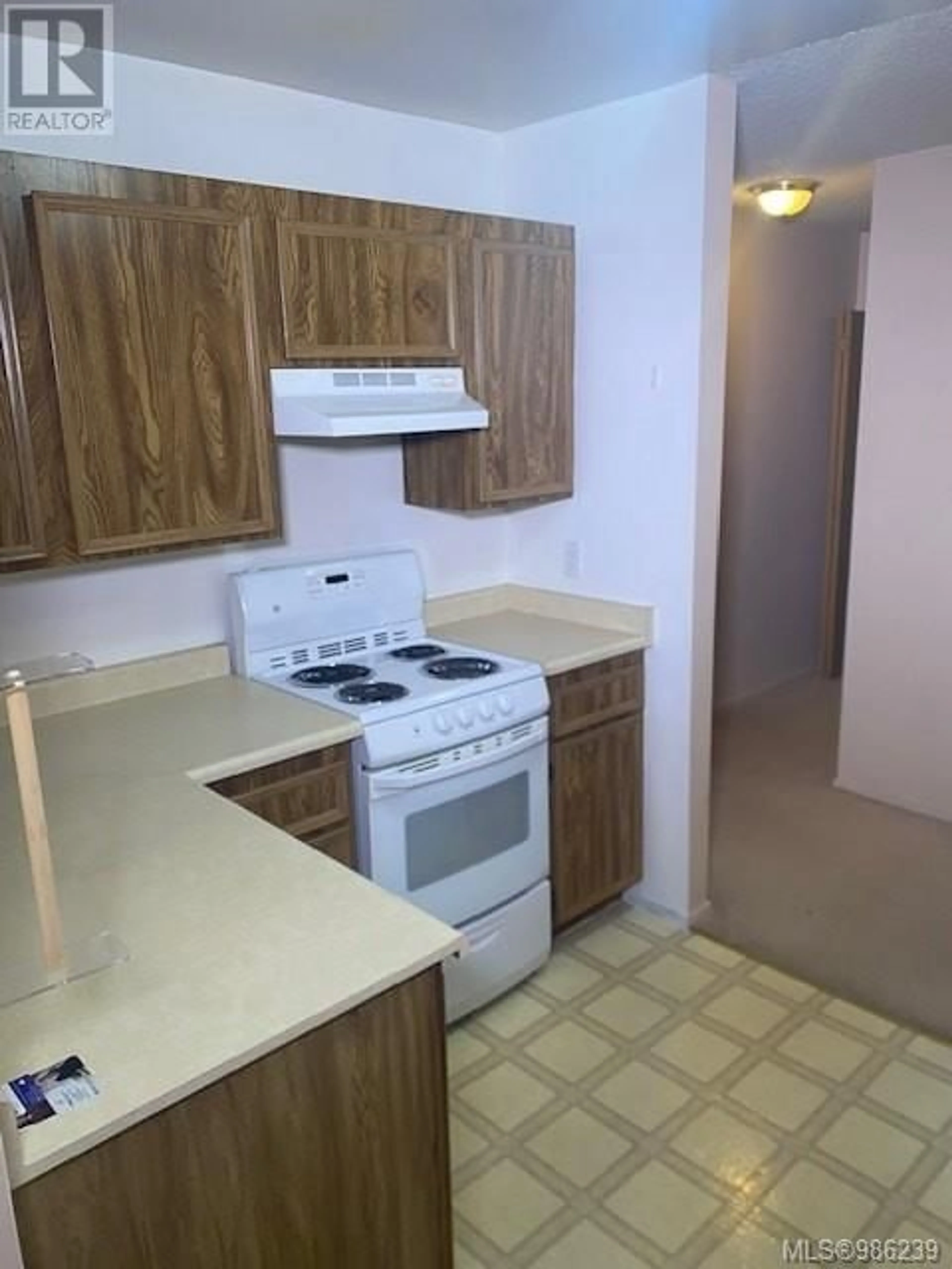 Standard kitchen, unknown for 202 4724 Uplands Dr, Nanaimo British Columbia V9T4S8