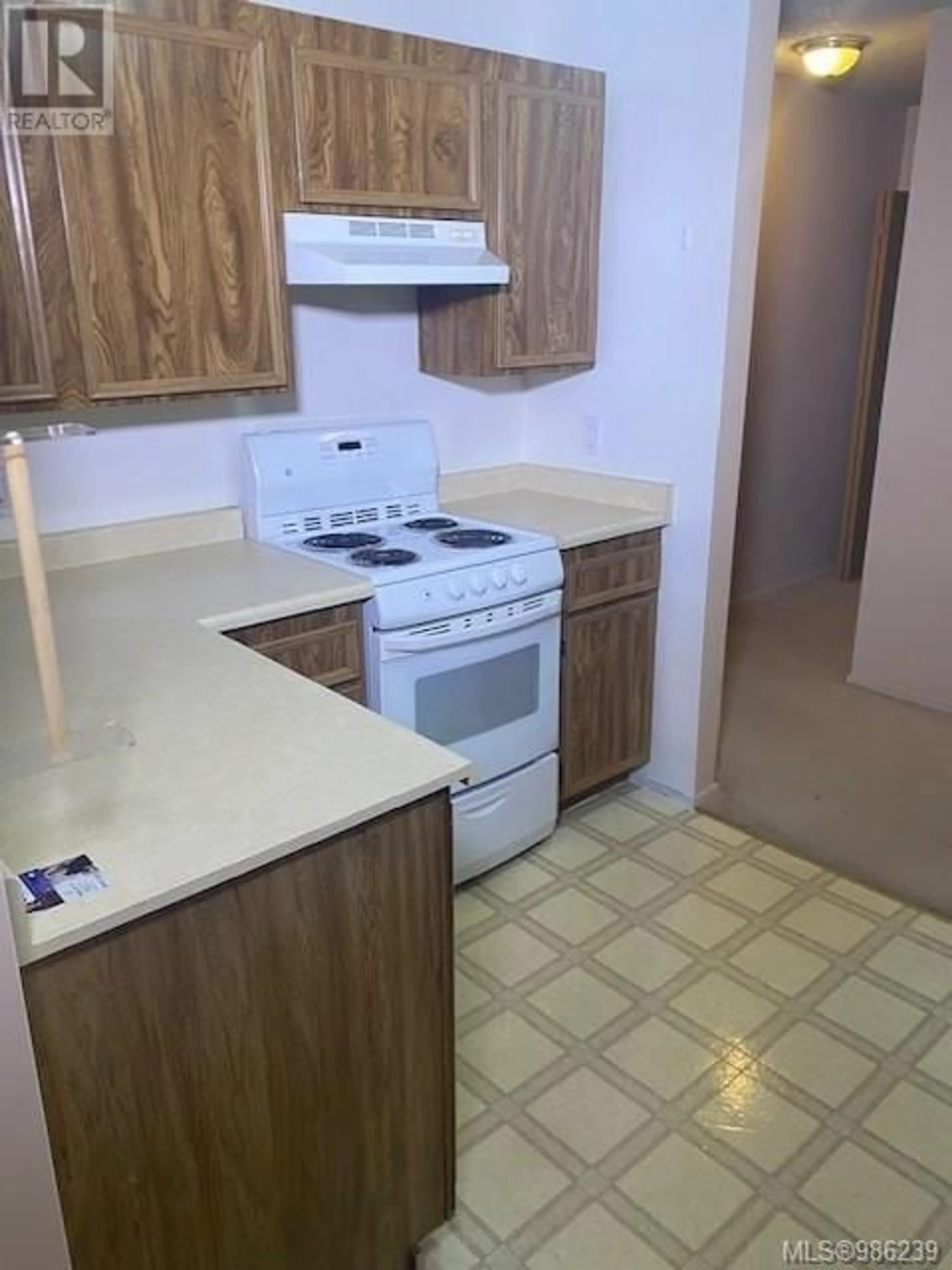 Standard kitchen, unknown for 202 4724 Uplands Dr, Nanaimo British Columbia V9T4S8