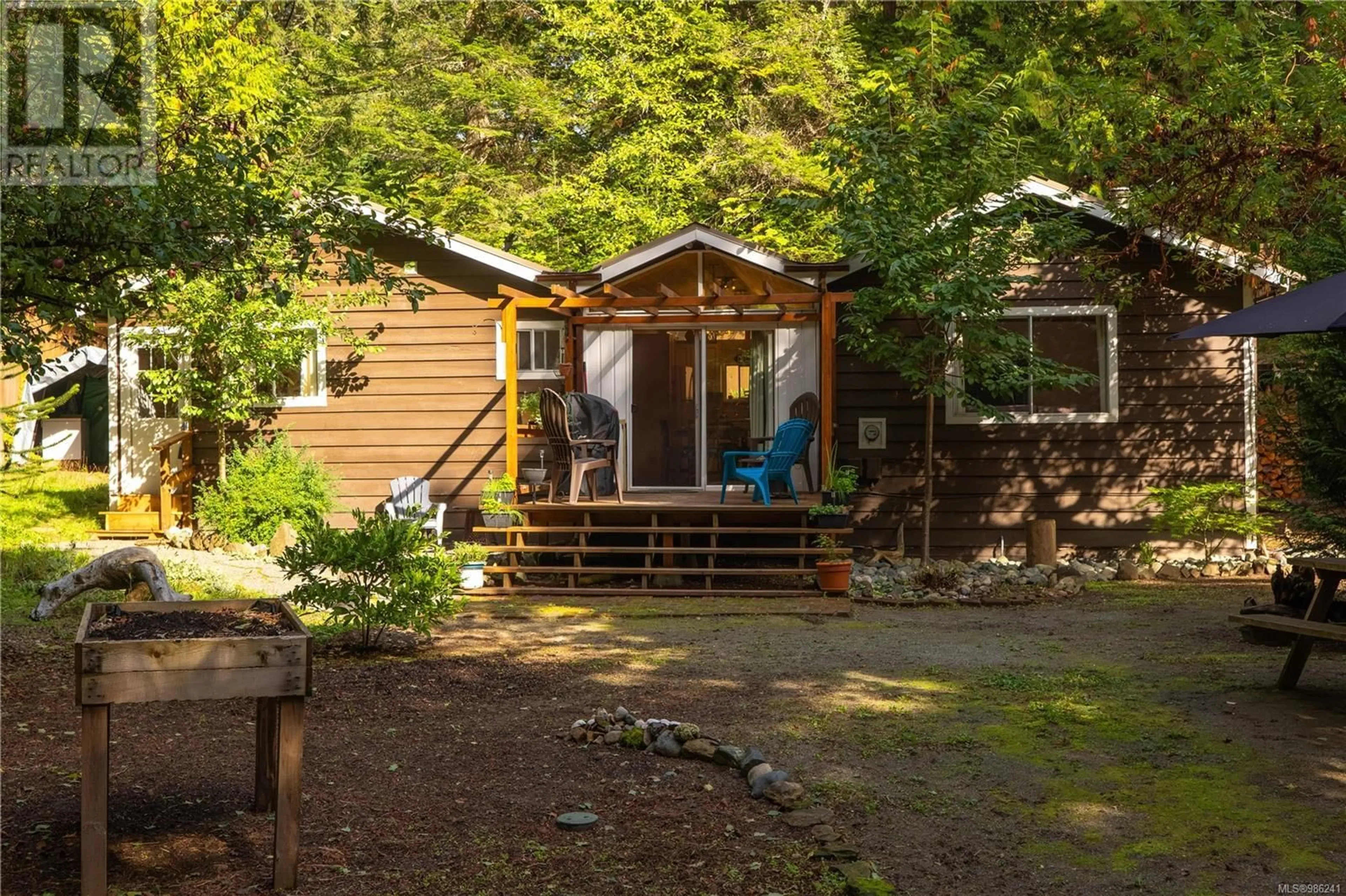 Patio, unknown for 379 Hemlock Ave, Gabriola Island British Columbia V0R1X1