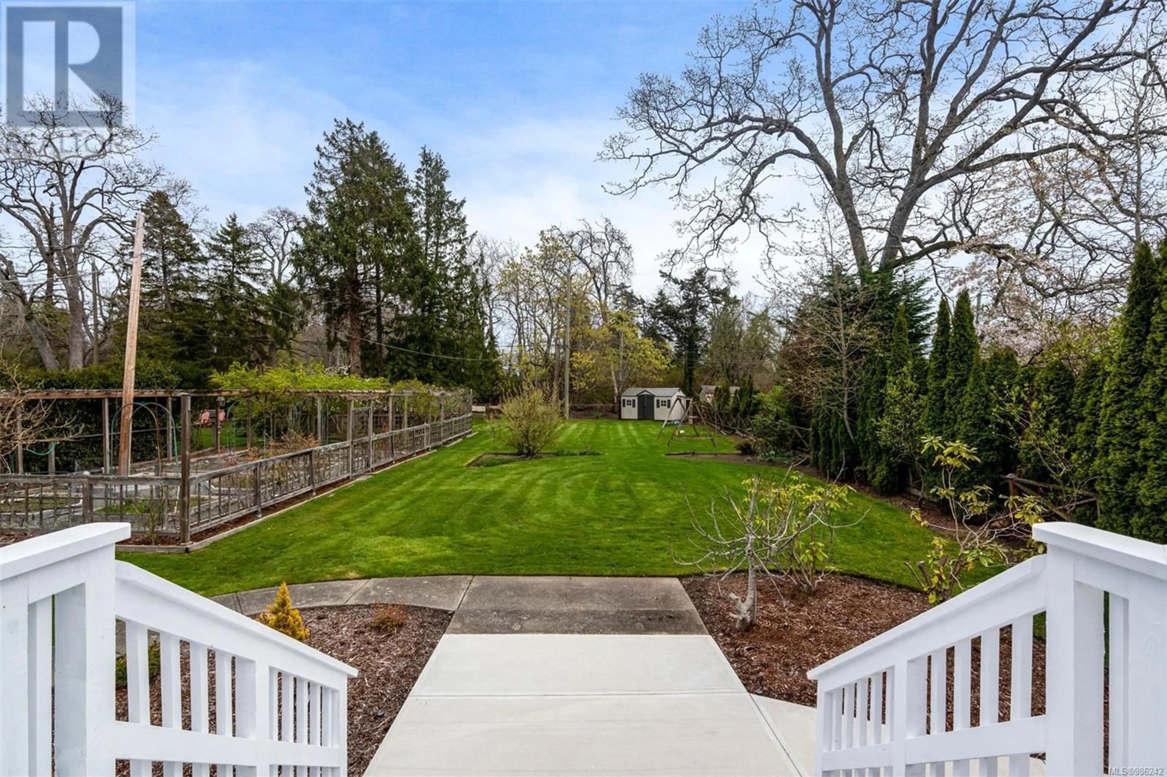 Patio, unknown for 3371 WOODBURN AVENUE, Oak Bay British Columbia V8P5B8